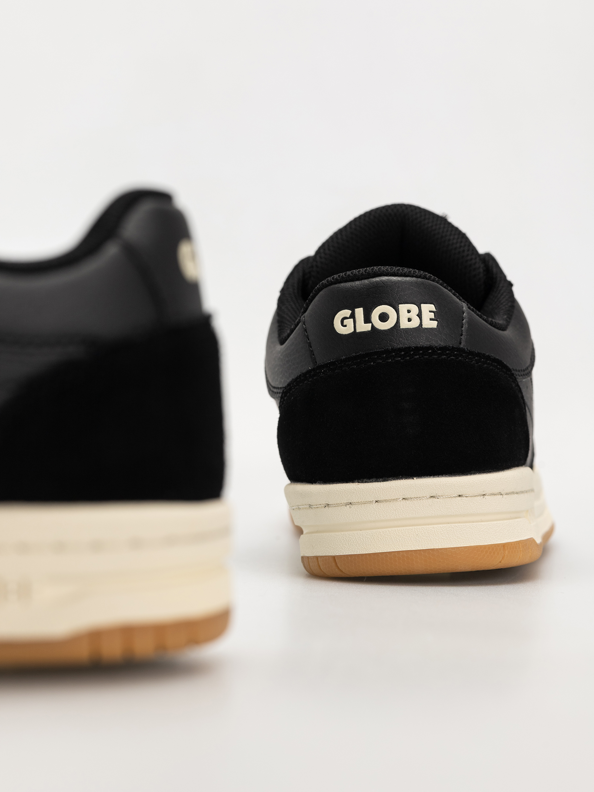 Обувки Globe Mojo 2.0 (black/antique white)