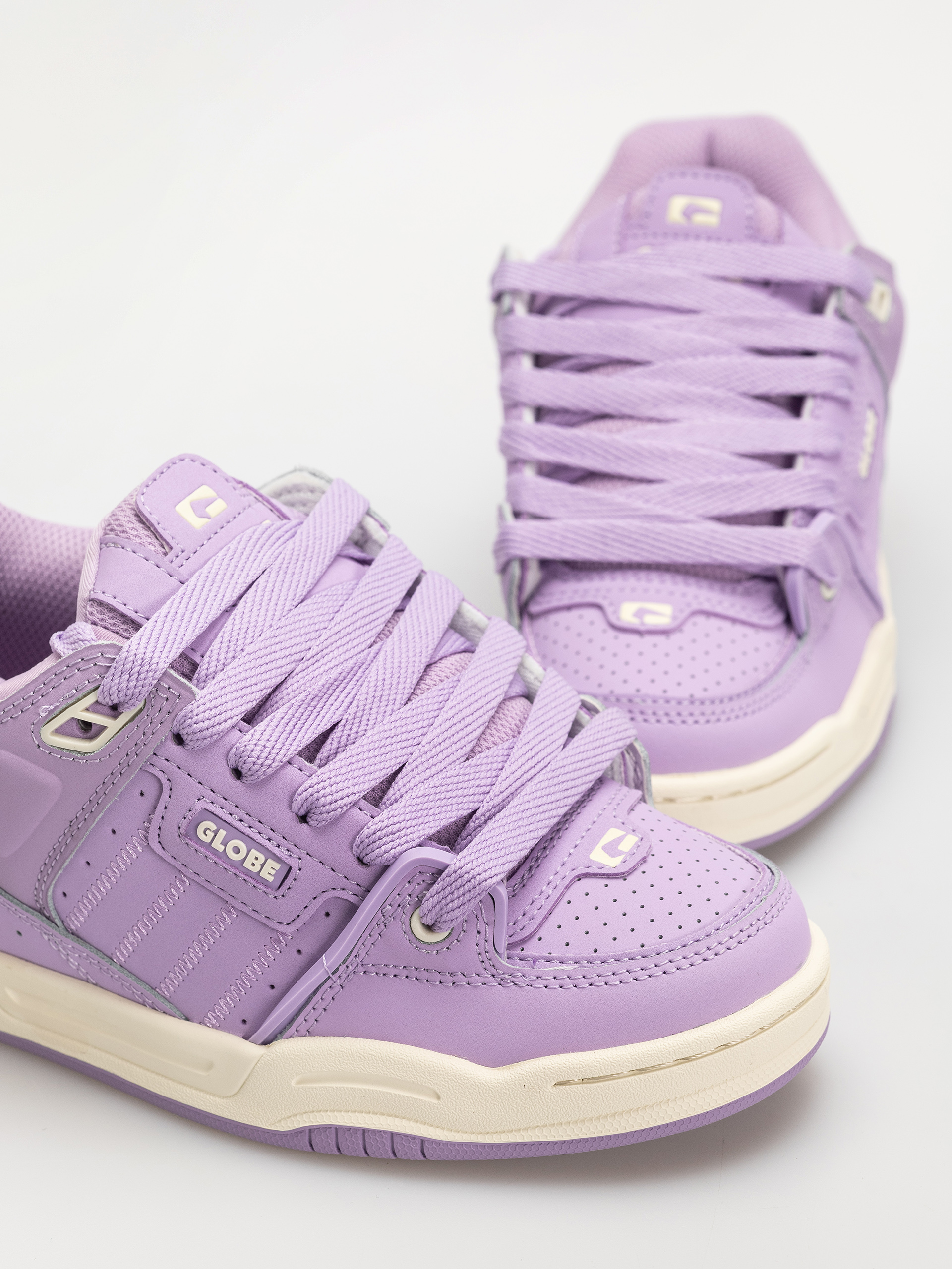 Обувки Globe Fusion (lilac/cream)