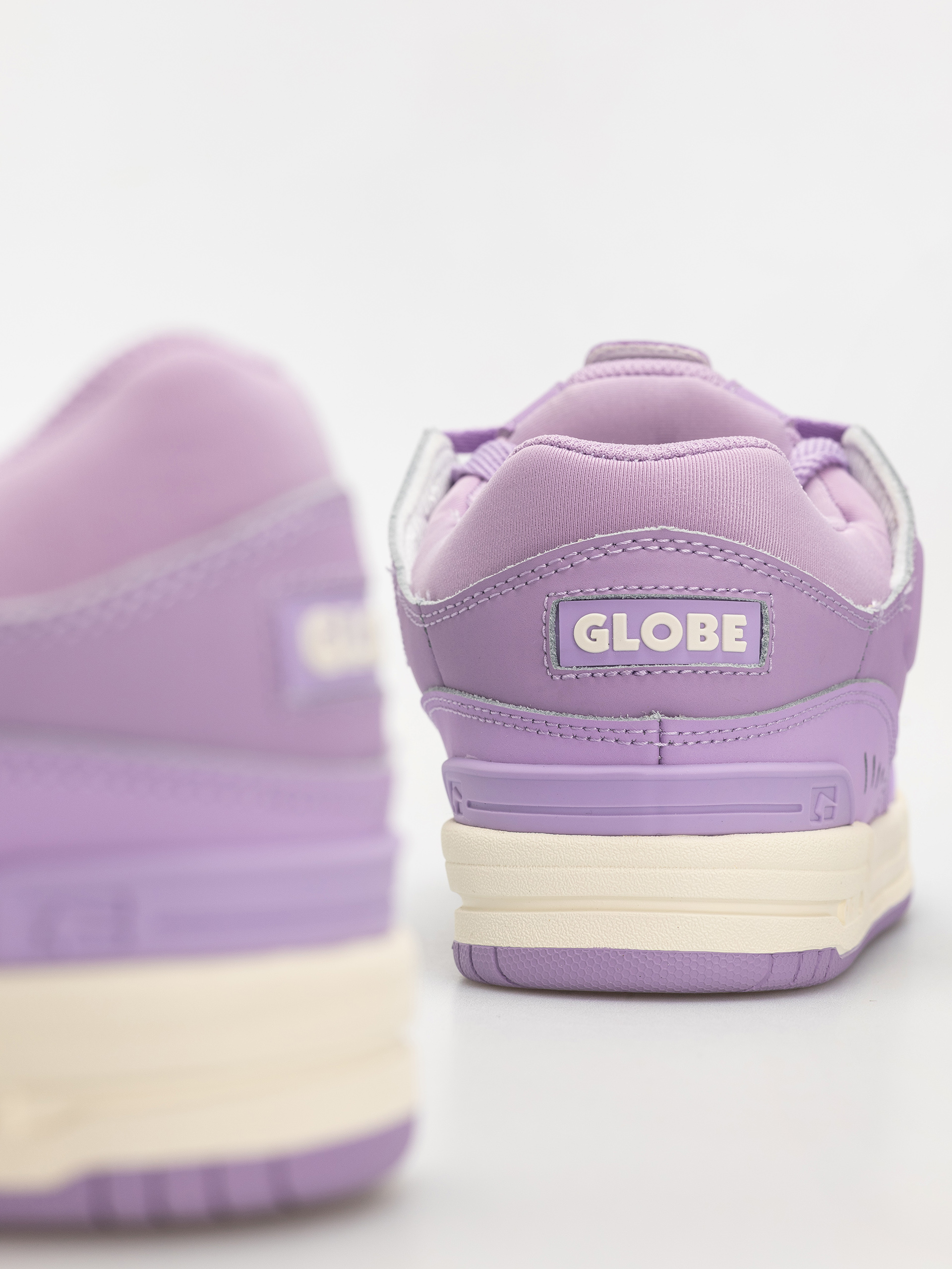 Обувки Globe Fusion (lilac/cream)