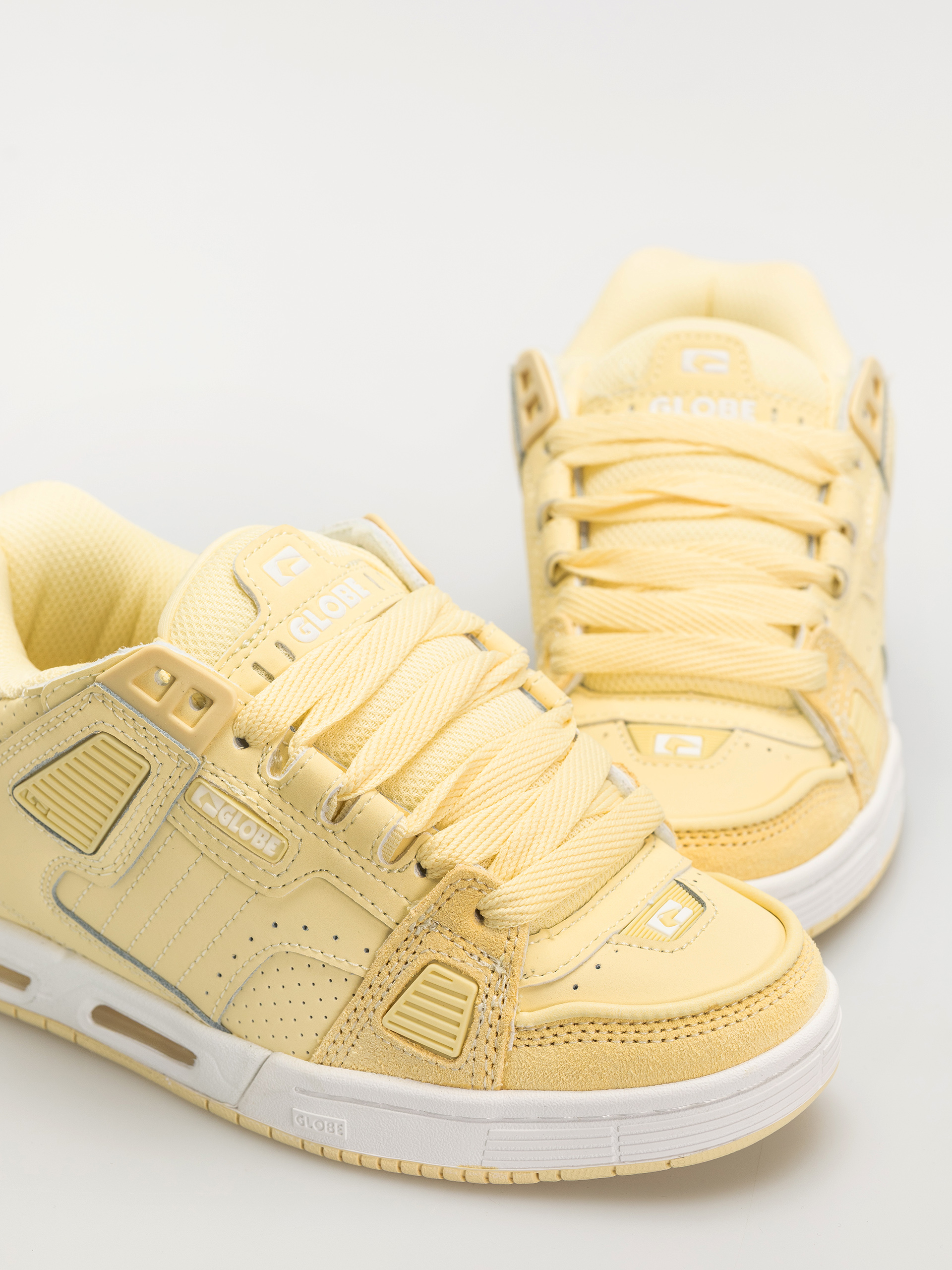 Обувки Globe Sabre (butter/cream)