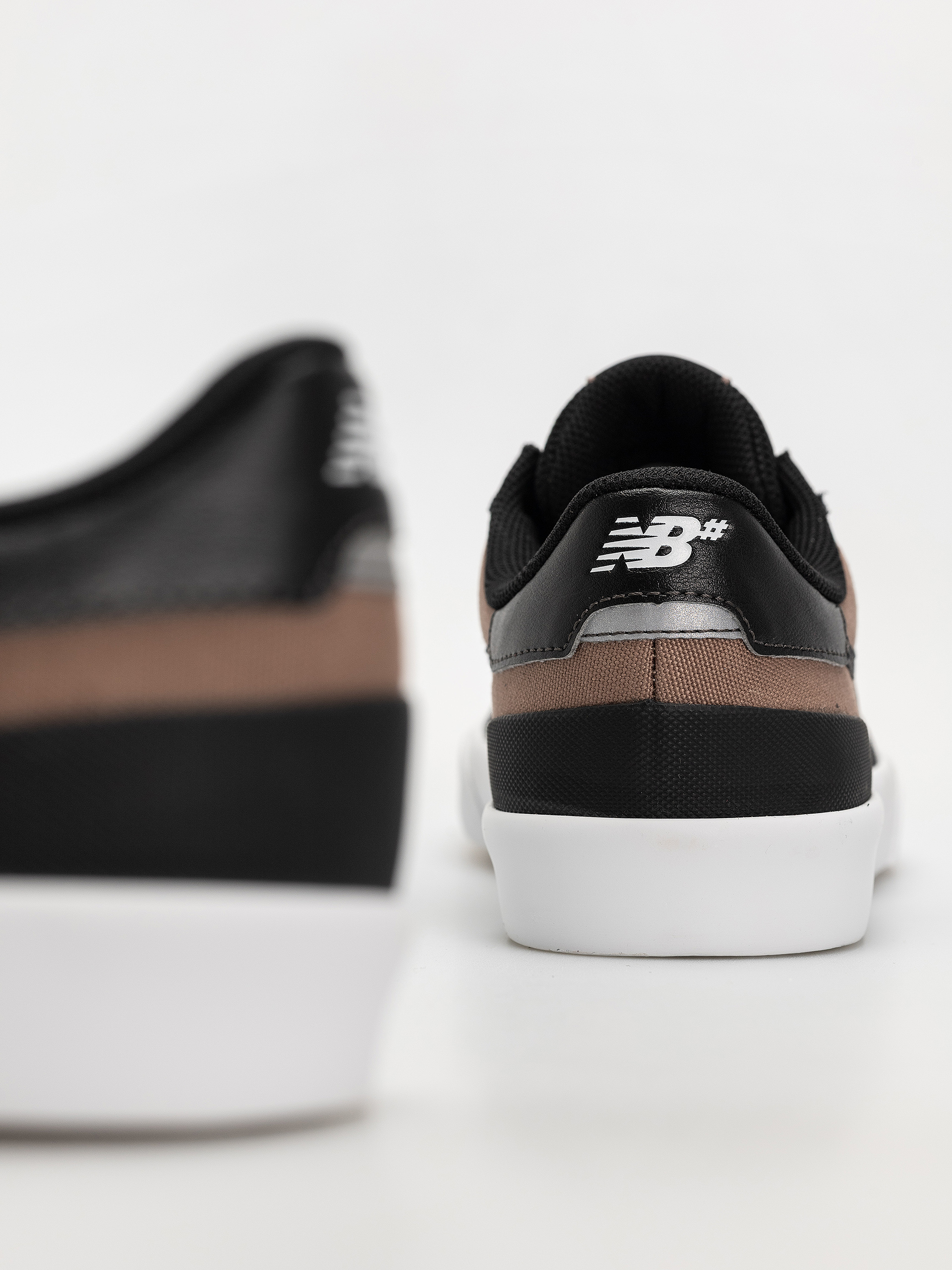 Обувки New Balance 272 (black)