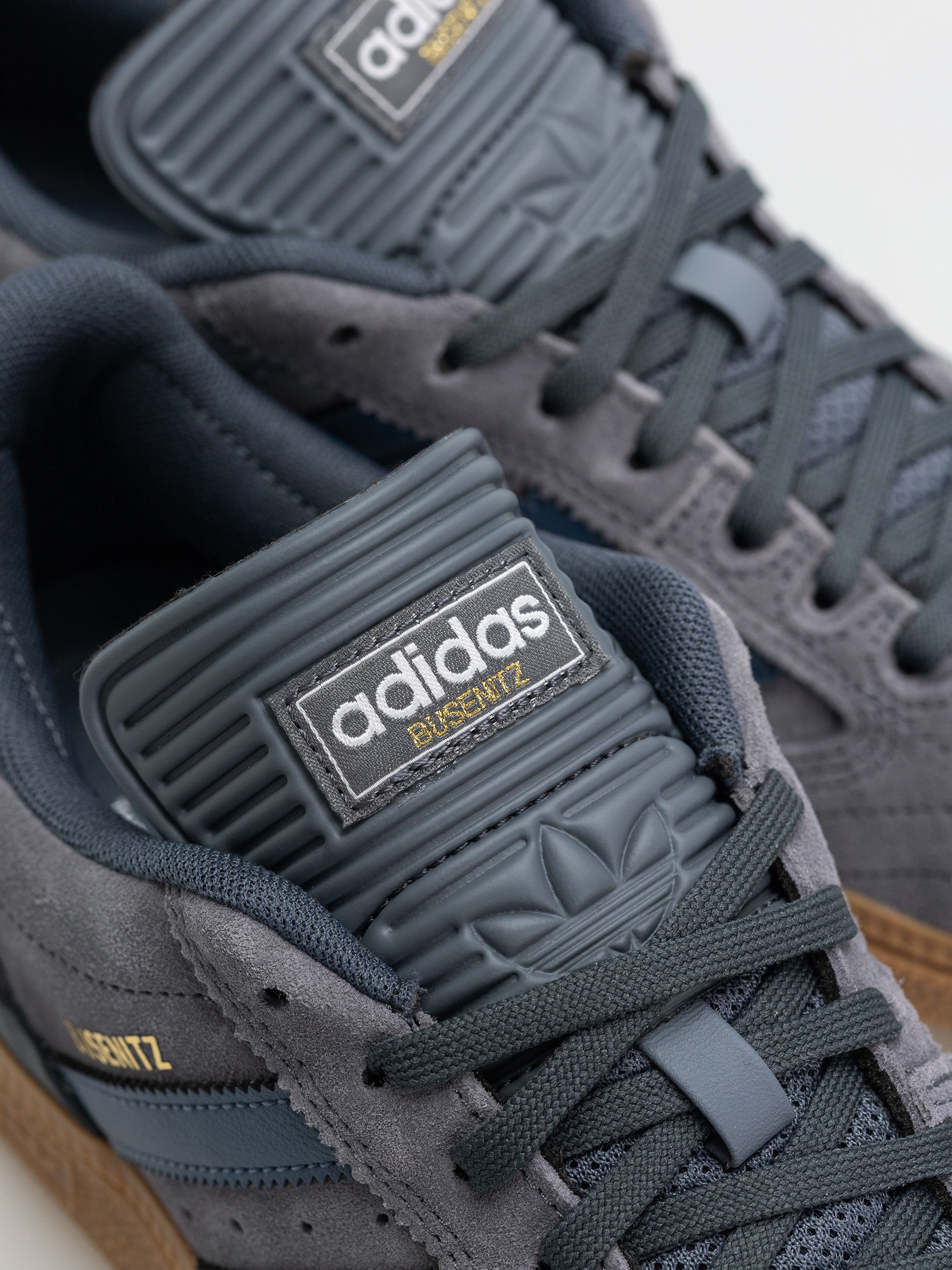Обувки adidas Busenitz (onix/prloin/gum4)