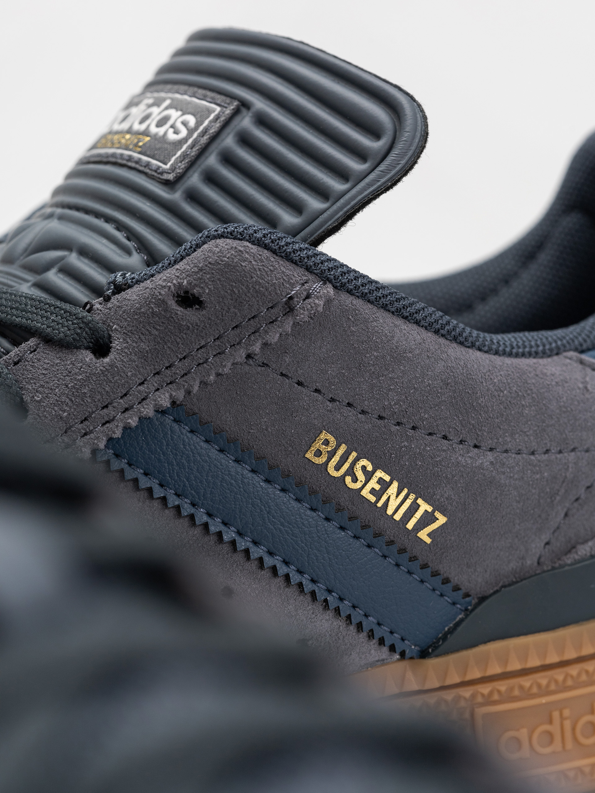 Обувки adidas Busenitz (onix/prloin/gum4)