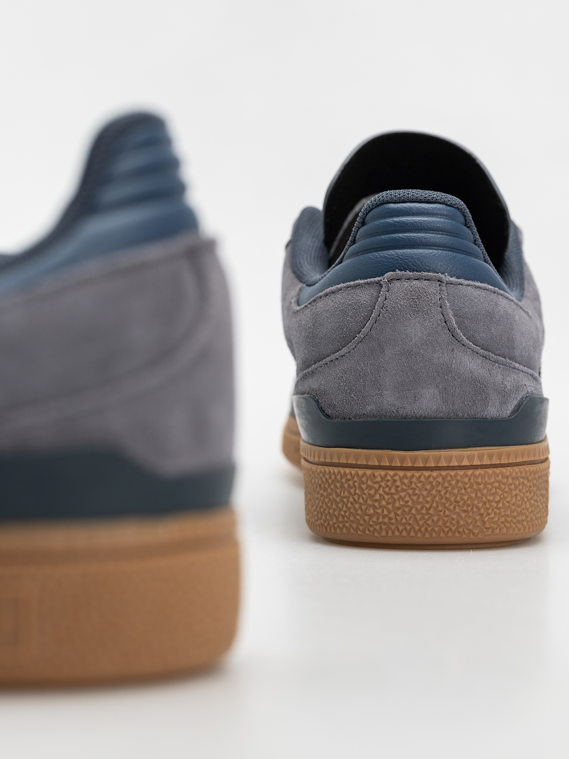 Обувки adidas Busenitz (onix/prloin/gum4)