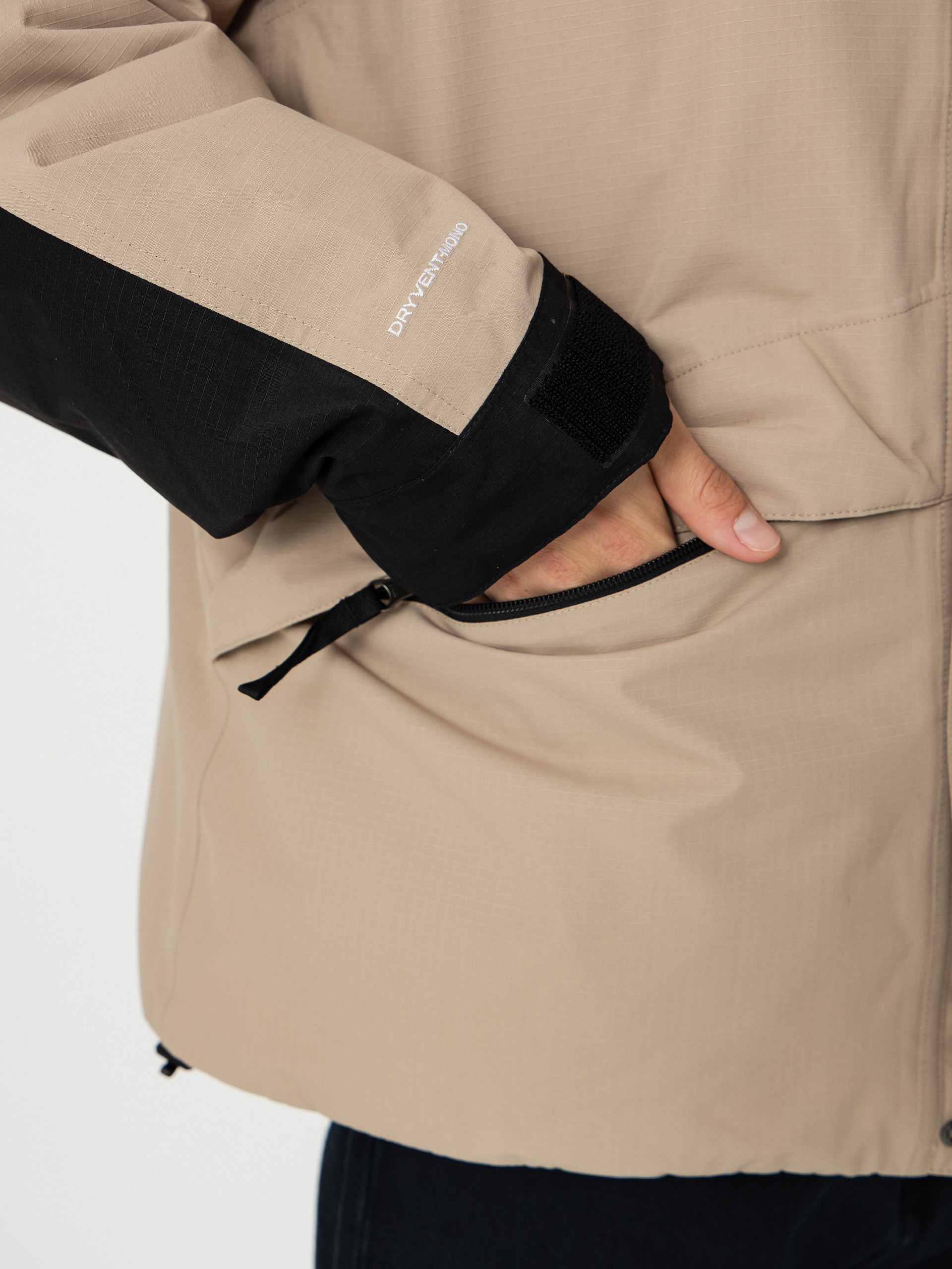 Яке The North Face Mountain Down (mushroom grey/tnf black)