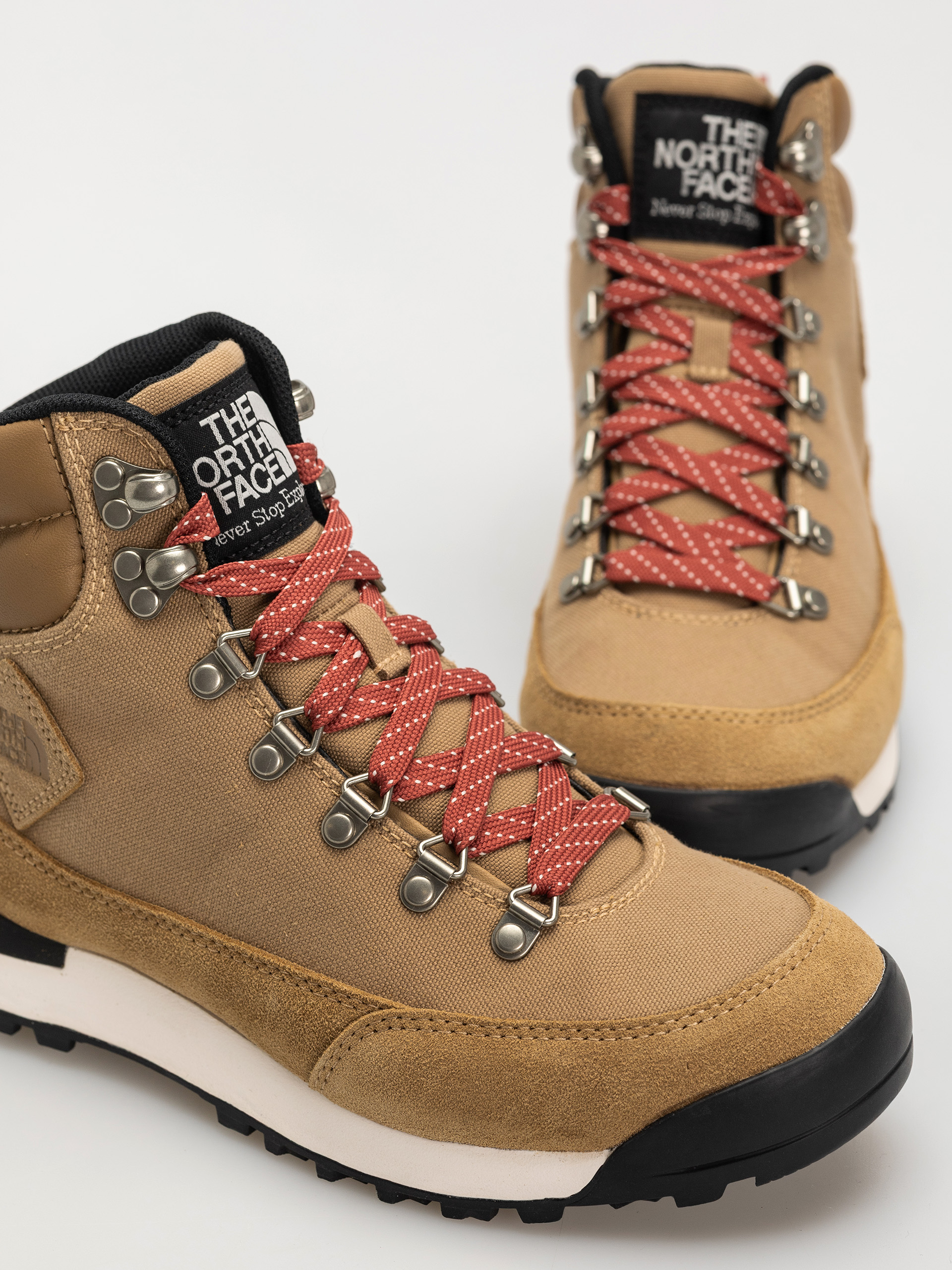 Обувки The North Face Back To Berkeley Iv Textile Wp Wmn (sahara/mars dust)