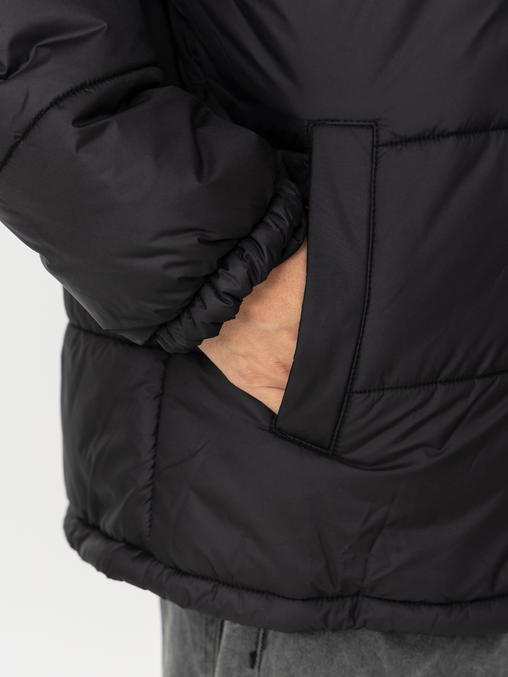 Яке Vans Mte Hillgate Puffer (black)