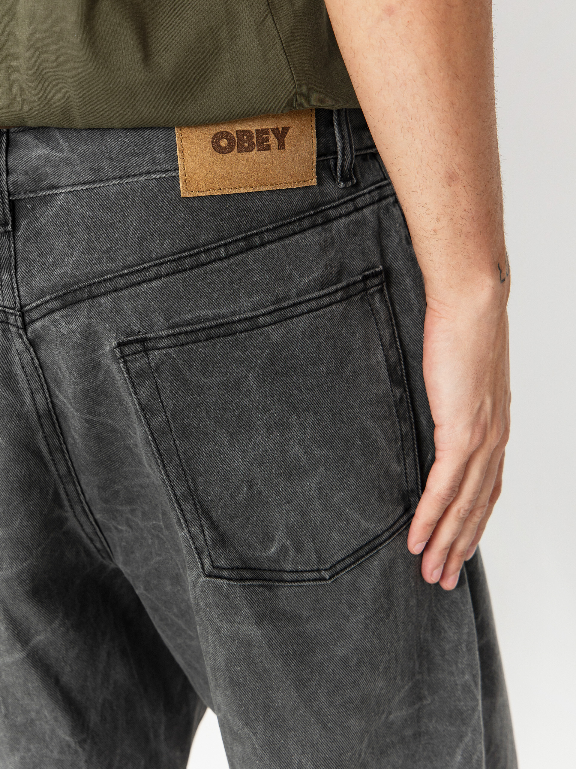 Панталони OBEY Classic Wrinkle Baggy Denim (black wrinkle wash)