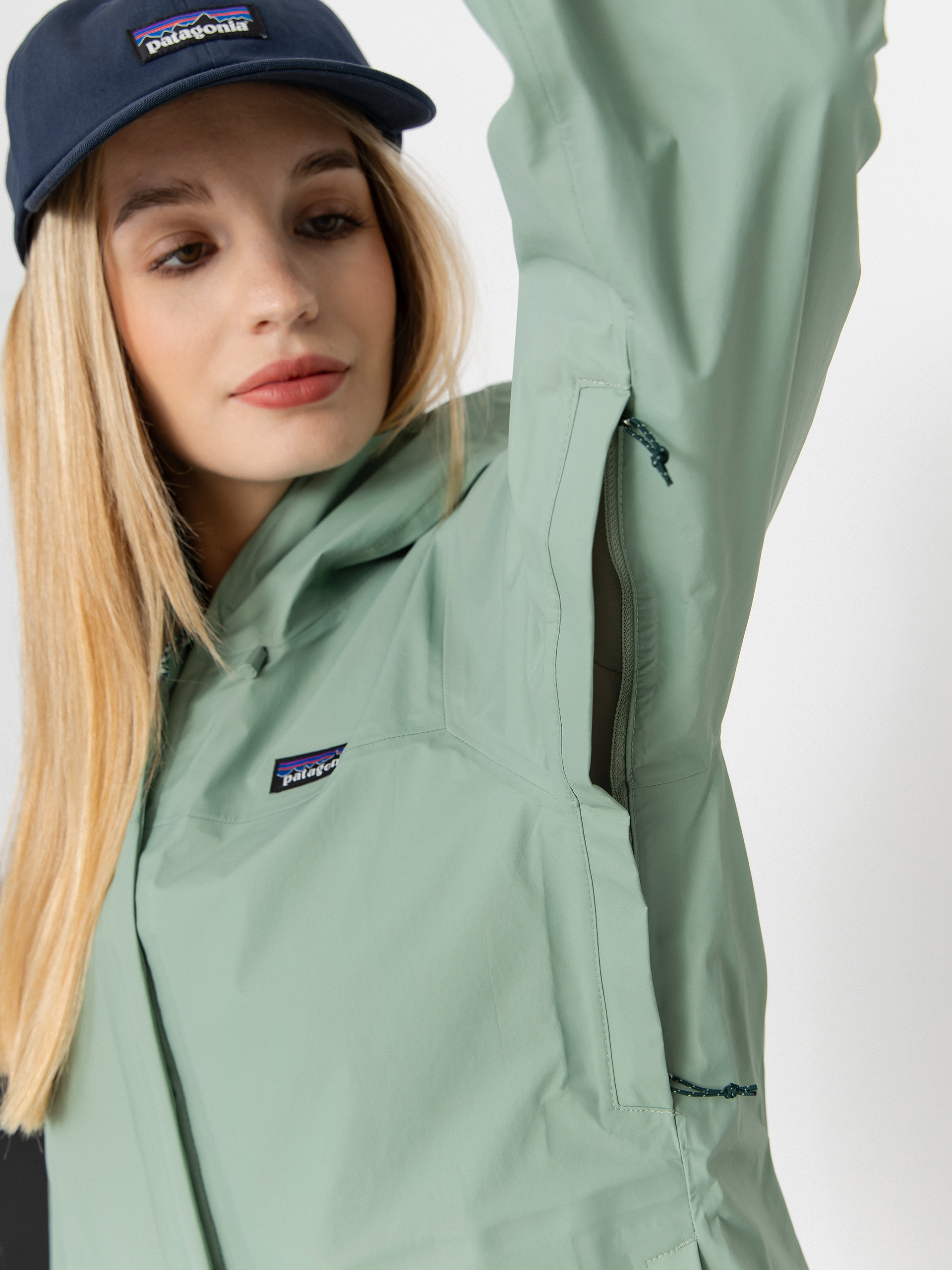 Яке Patagonia Torrentshell 3L Wmn (ellwood green)