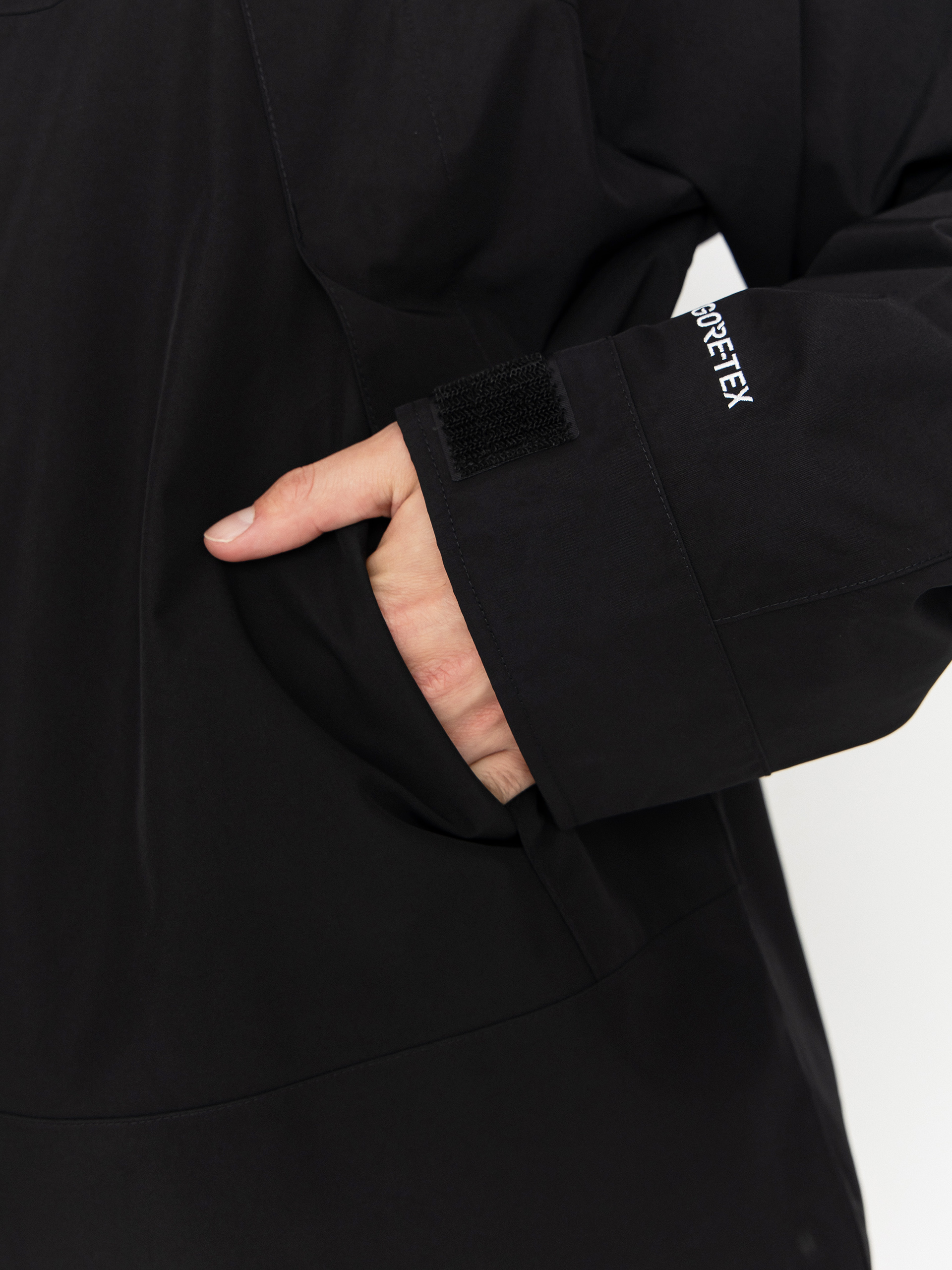Яке The North Face GTX Mountain (tnfblack/tnfblack/tnfblck)