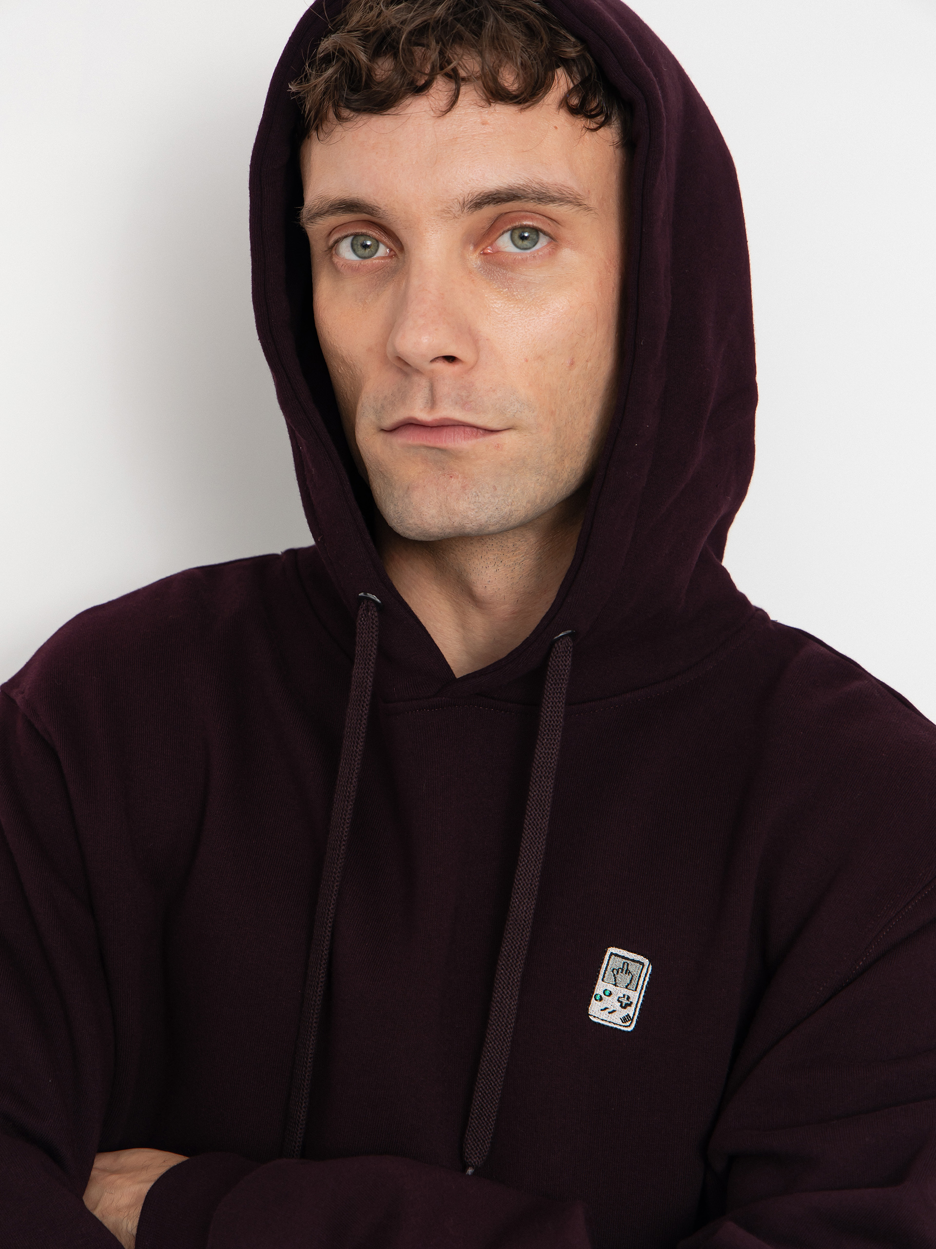 Суитшърт с качулка Iriedaily Play Different HD (aubergine)