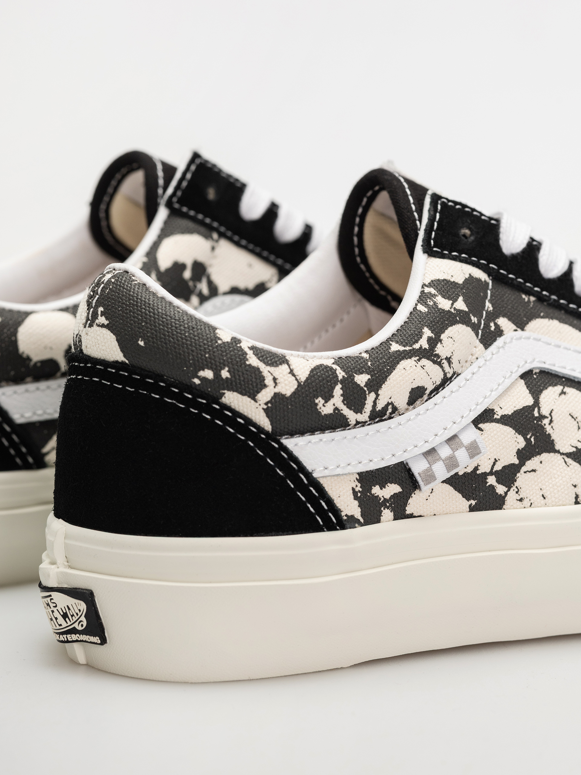 Обувки Vans Skate Old Skool (skull pile black/white/gum)