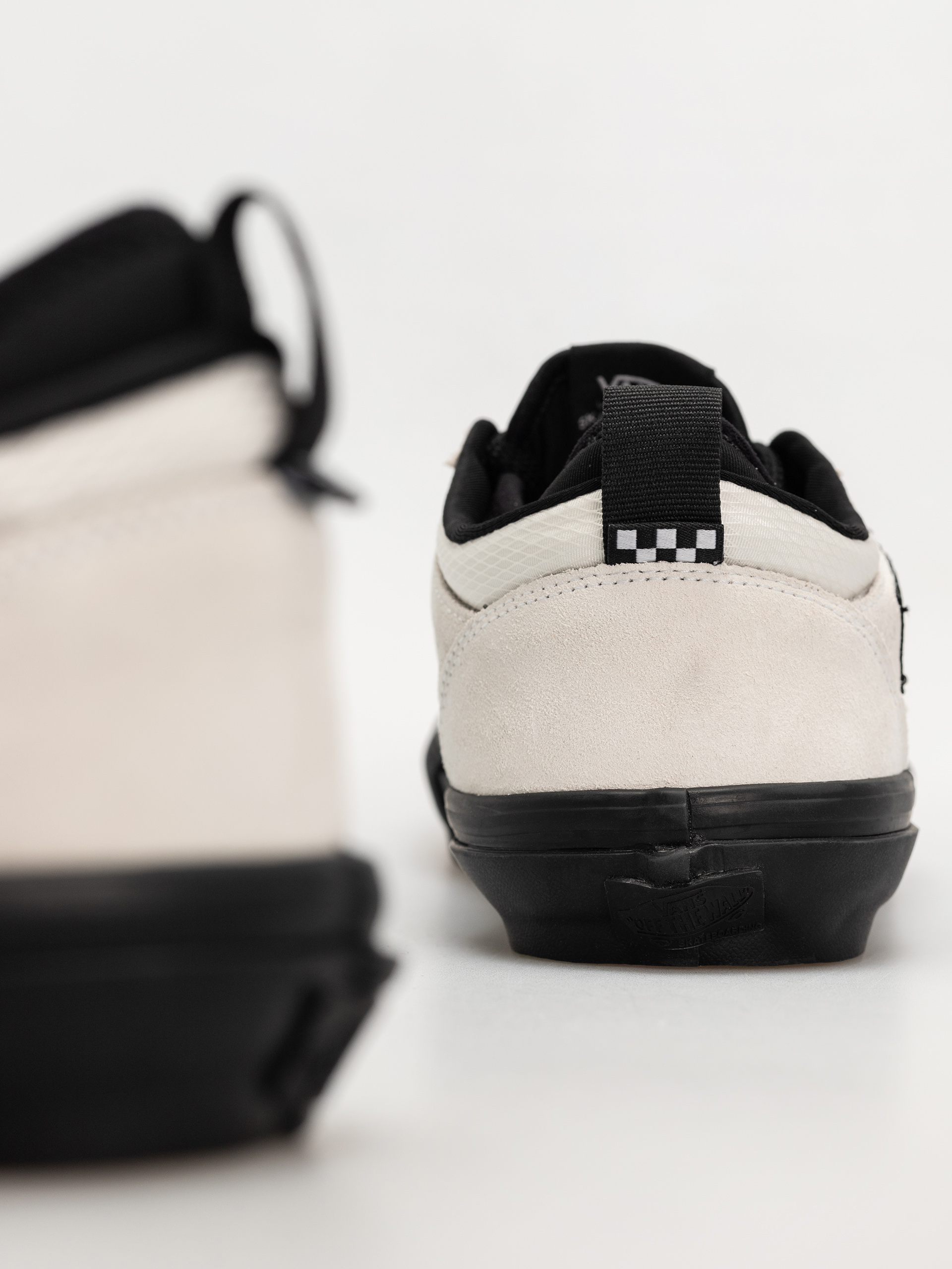 Обувки Vans Skate Safe Low (atiba bone white/black)