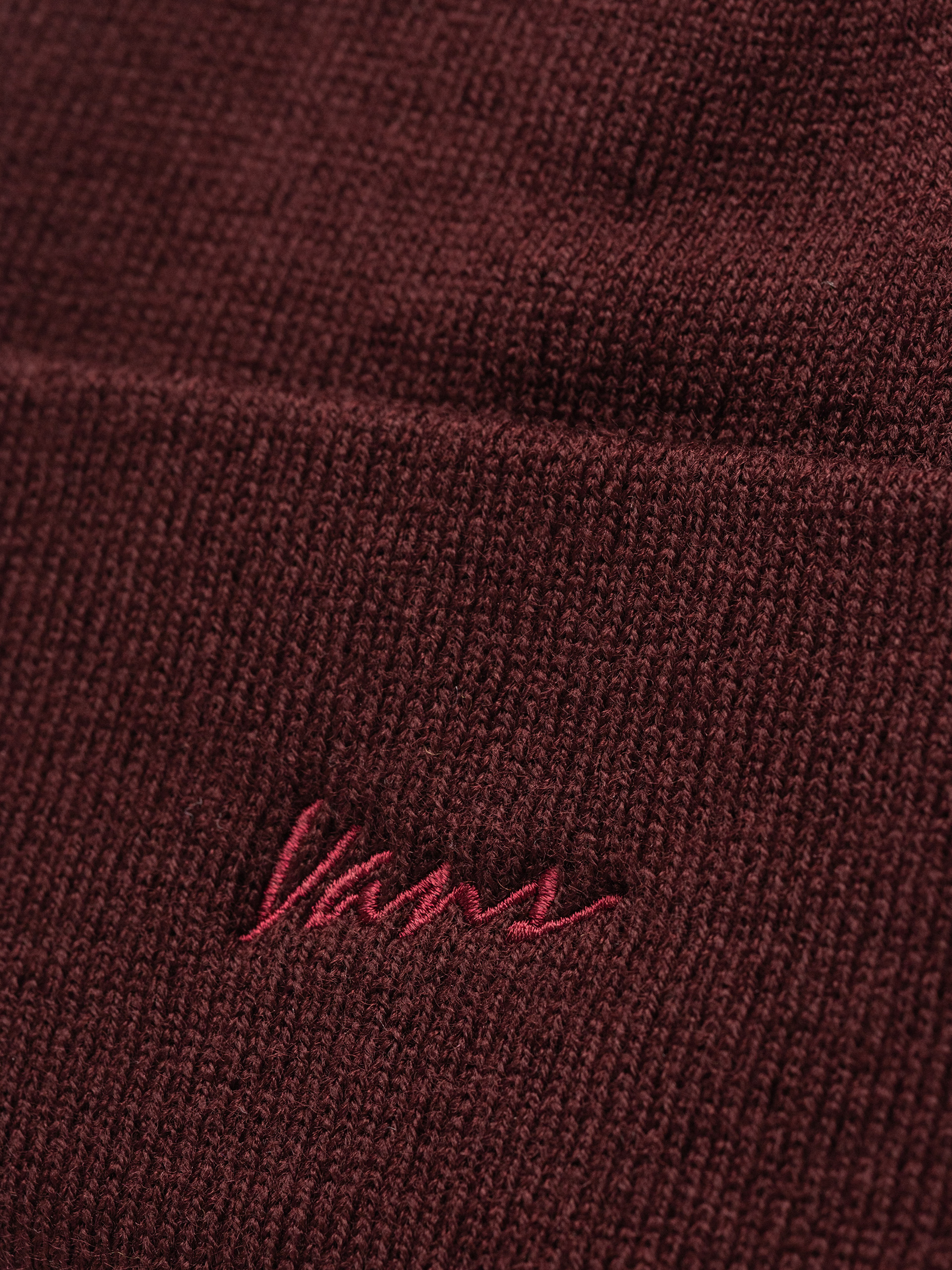 Шапка Vans Classic Script Tall Cuff (dark port)