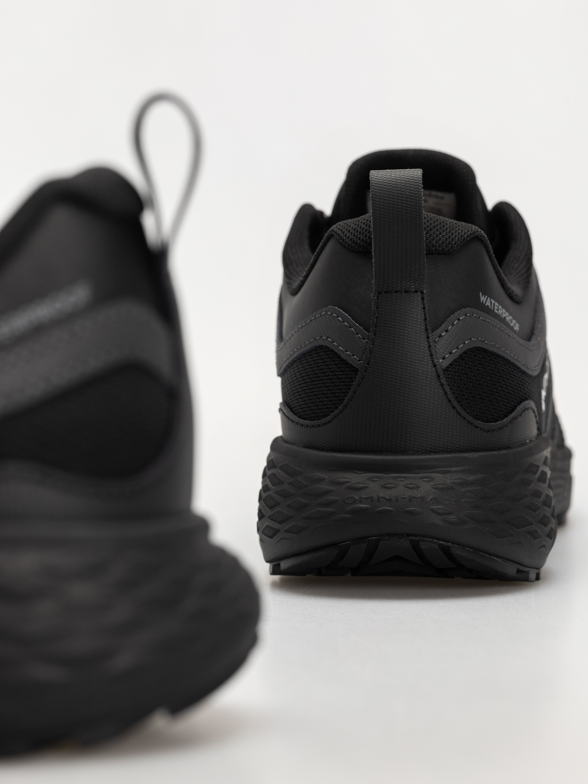 Обувки Columbia Peakfreak Roam Waterproof (black/silver grey)