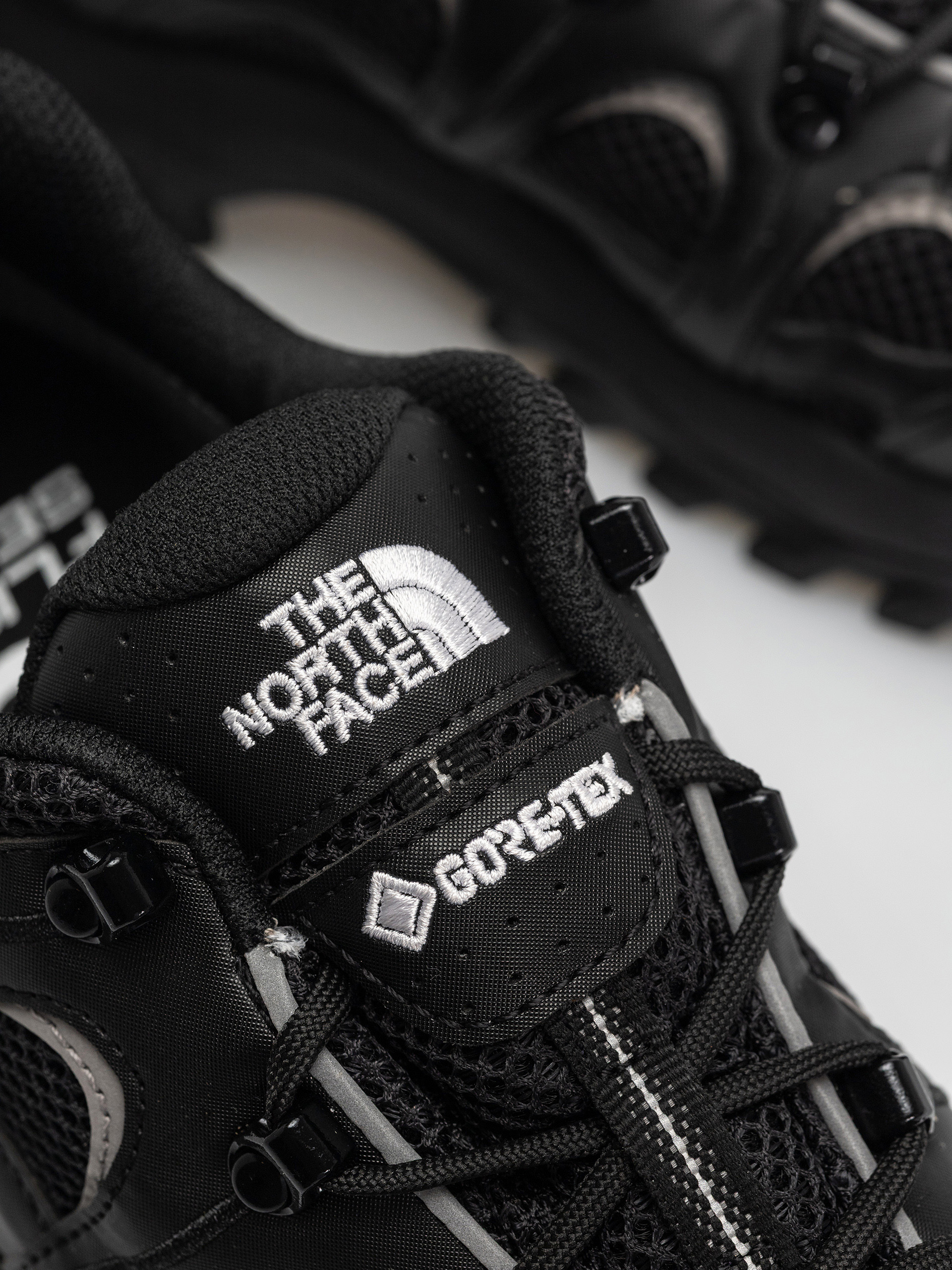Обувки The North Face Hedgehog 06 Rvst Gore Tex (tnf black/tnf white)
