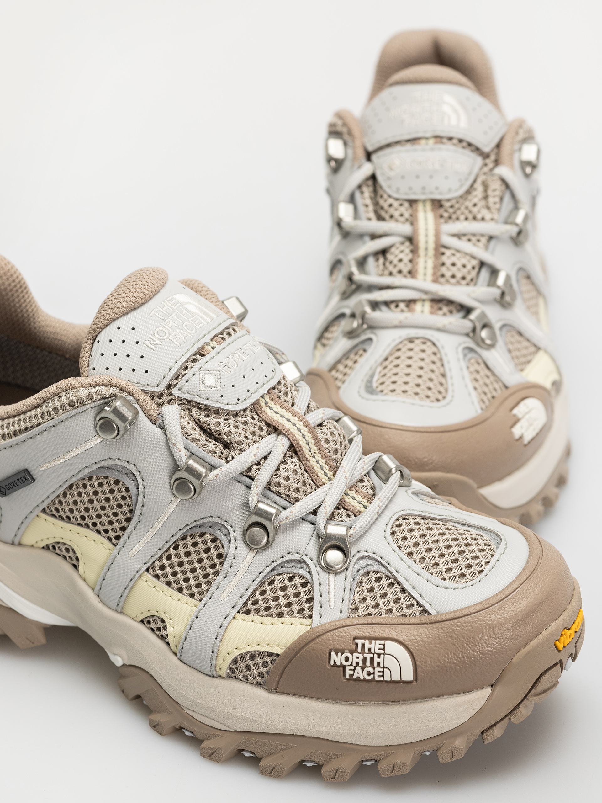 Обувки The North Face Hedgehog 06 Rvst Gore Tex (high rise grey/white as)