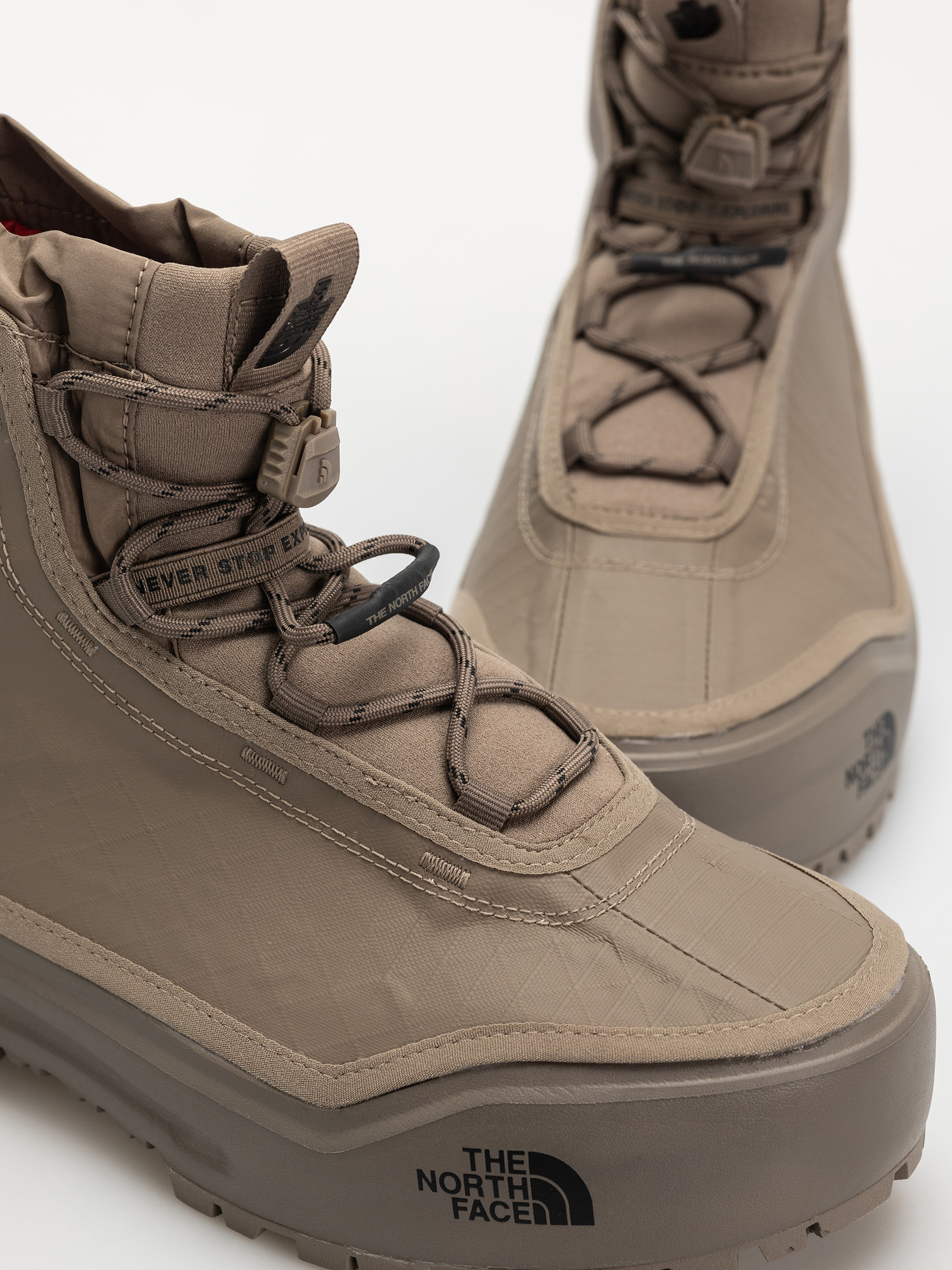 Обувки The North Face Base Camp 100 Wp (mocha brown/mocha brown)