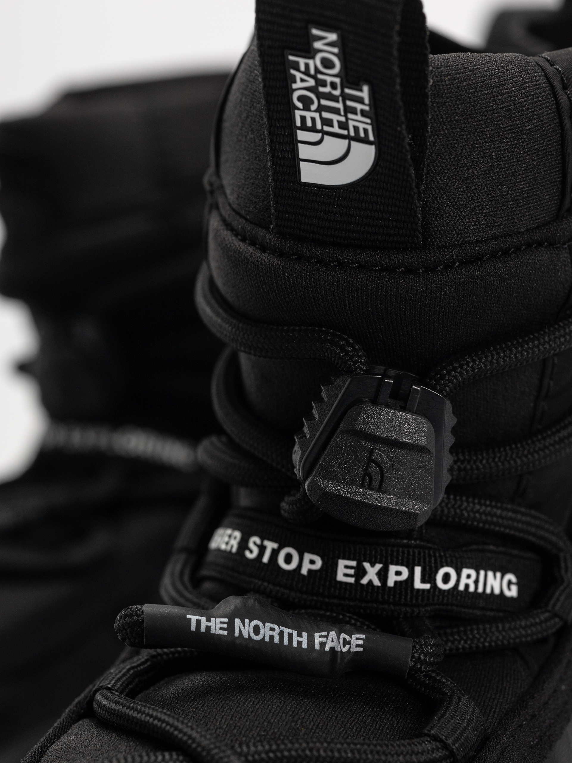 Обувки The North Face Base Camp 100 Wp (tnf black/tnf black)
