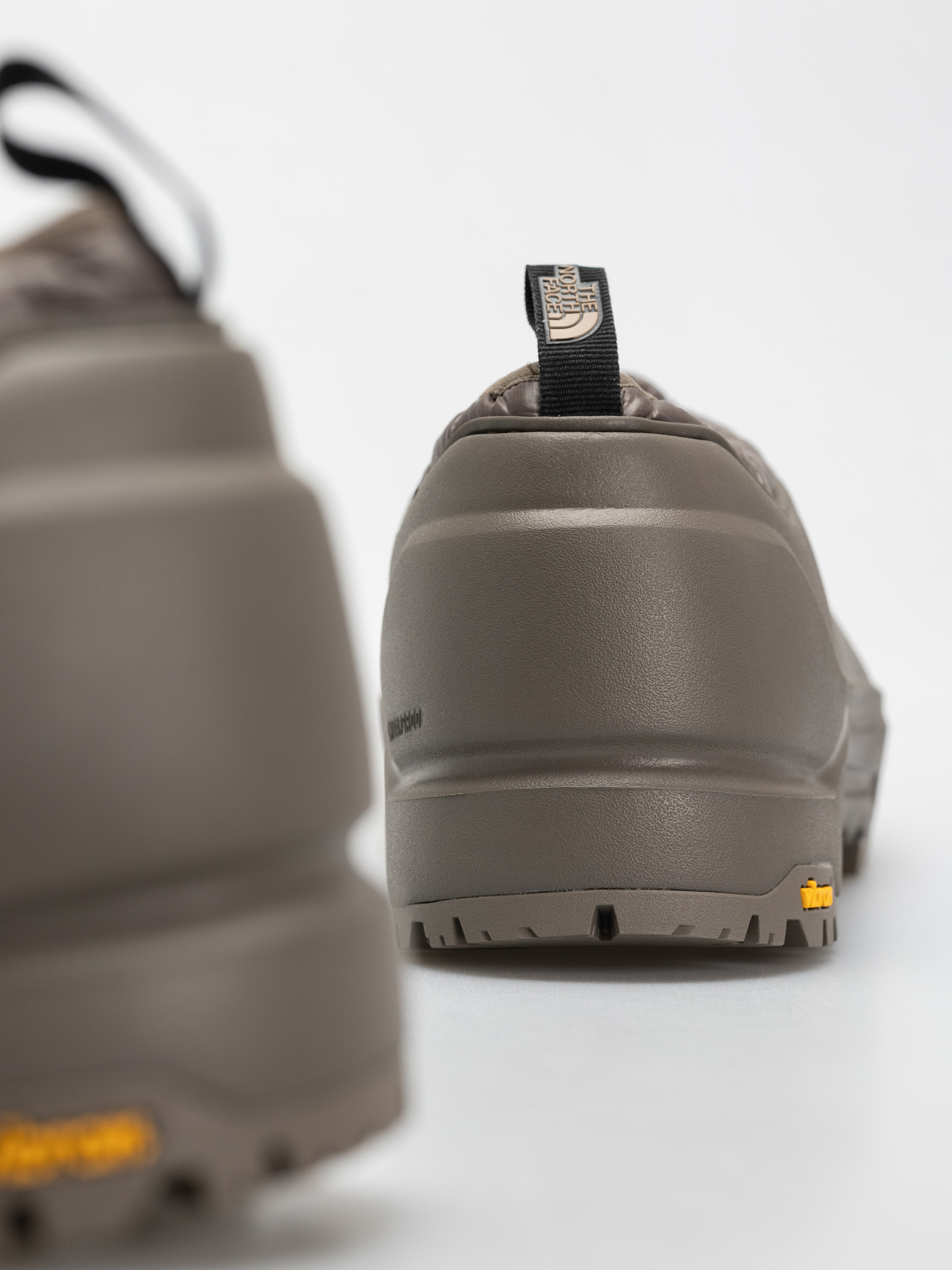 Обувки The North Face Base Camp Wp Mule (mocha brown/mocha brown)