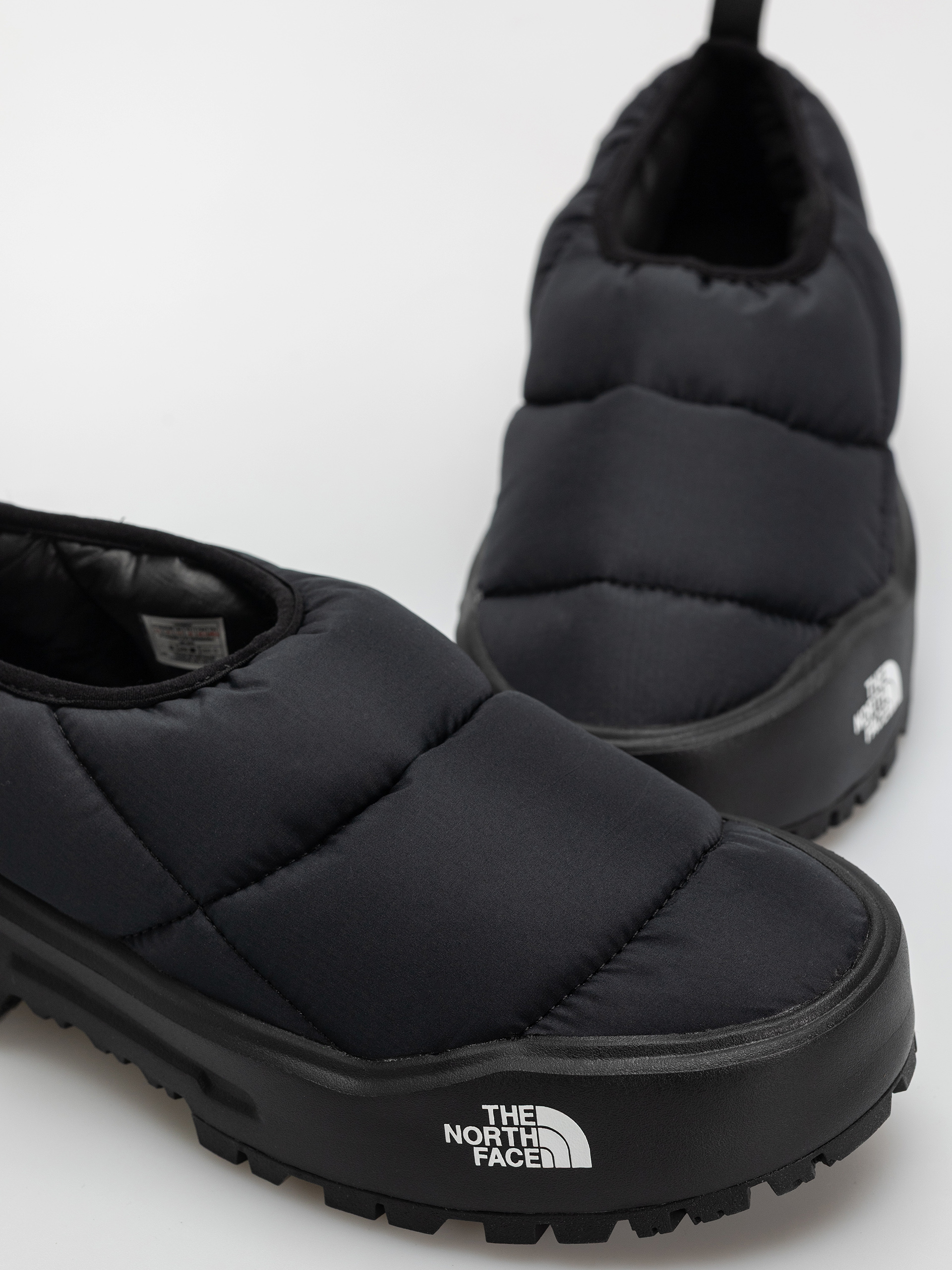 Обувки The North Face Base Camp Thermoball Mule (tnf black/tnf black)