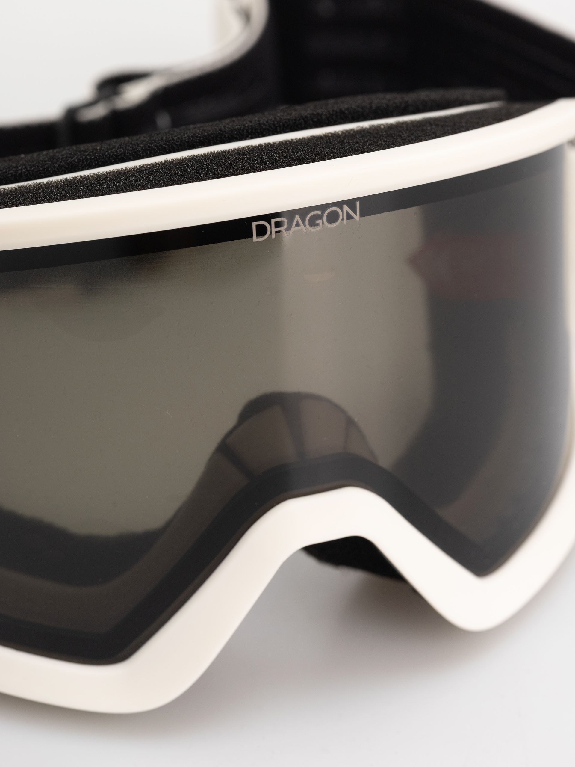 Сноуборд очила Dragon DX3 OTG (white/lumalens dark smoke)