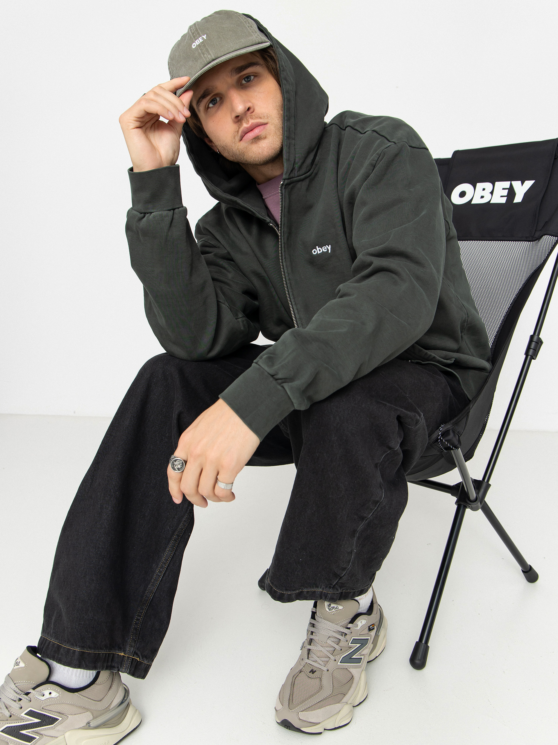 Суитшърт с качулка OBEY Lowercase Pigment ZHD (pigment pirate black)