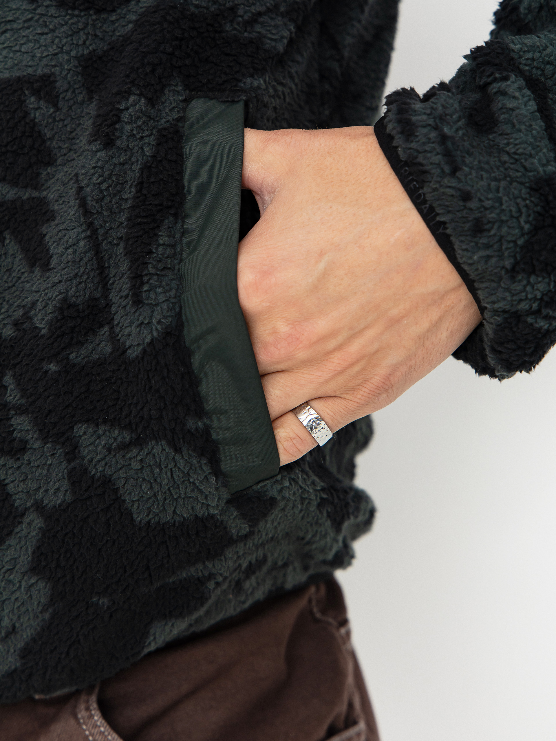 Яке Iriedaily Insaneia (dark jungle)