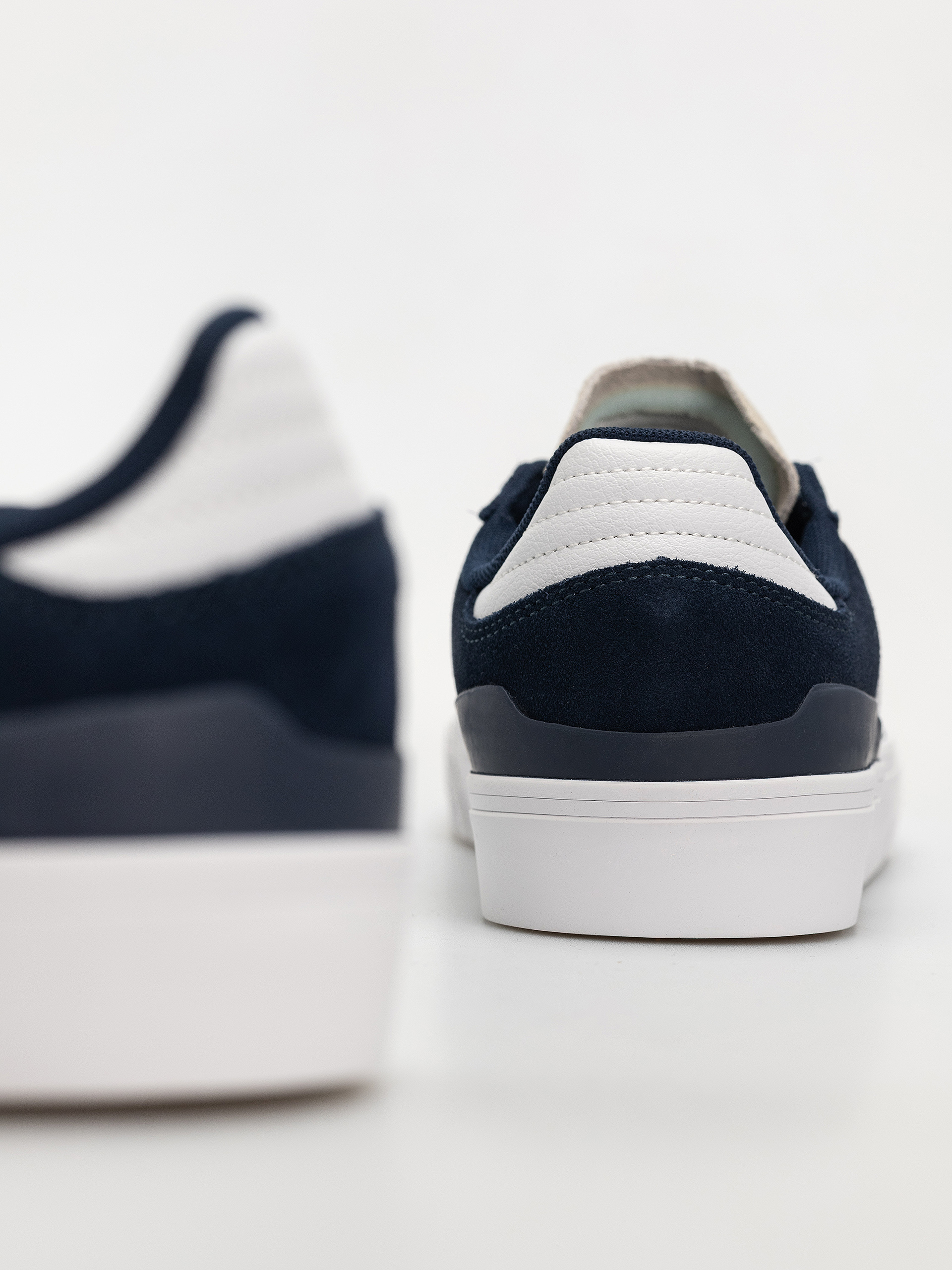 Обувки adidas Busenitz Vulc II (conavy/crywht/ftwwht)