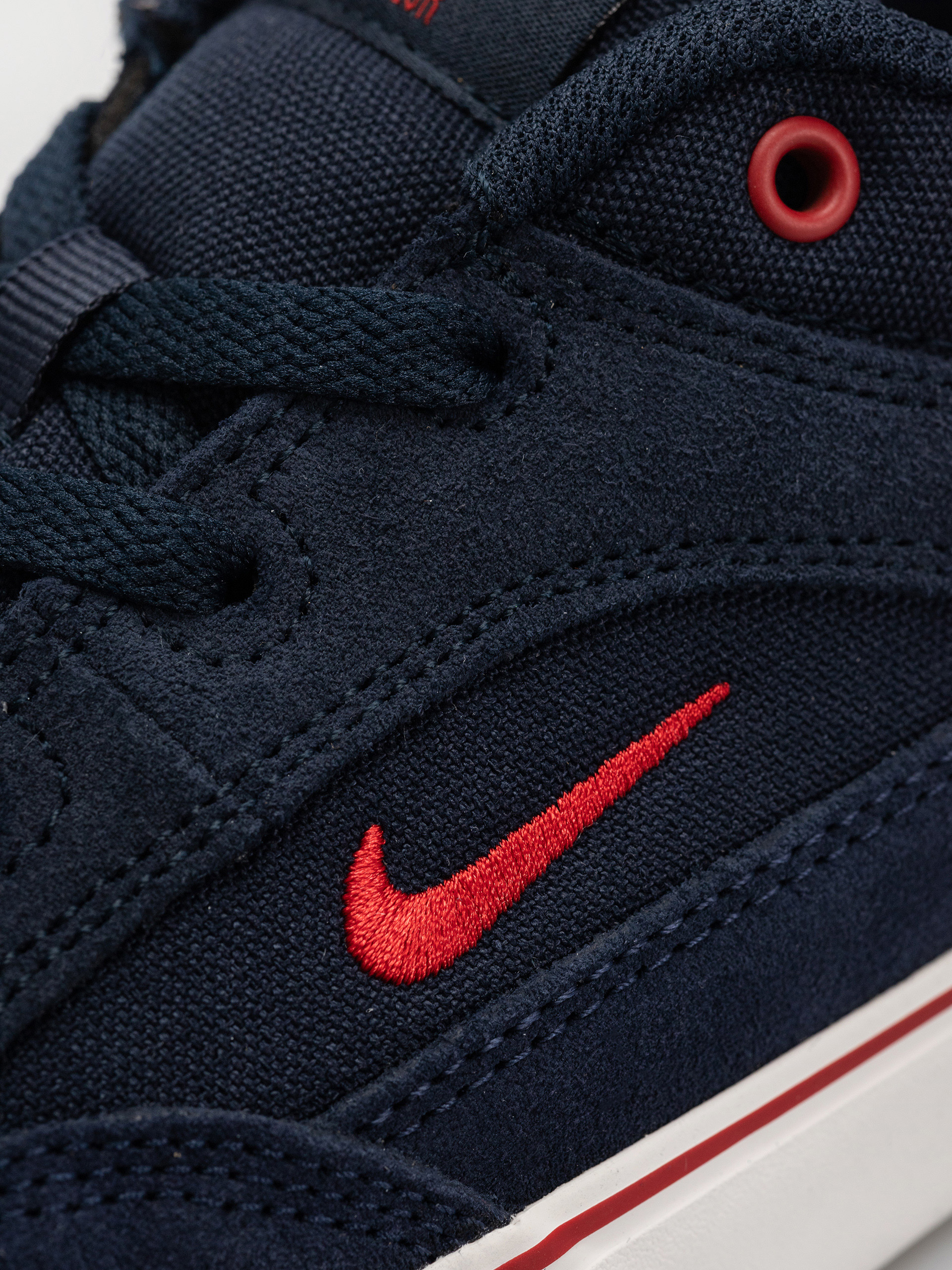 Обувки Nike SB Malor (obsidian/gym red midnight navy)