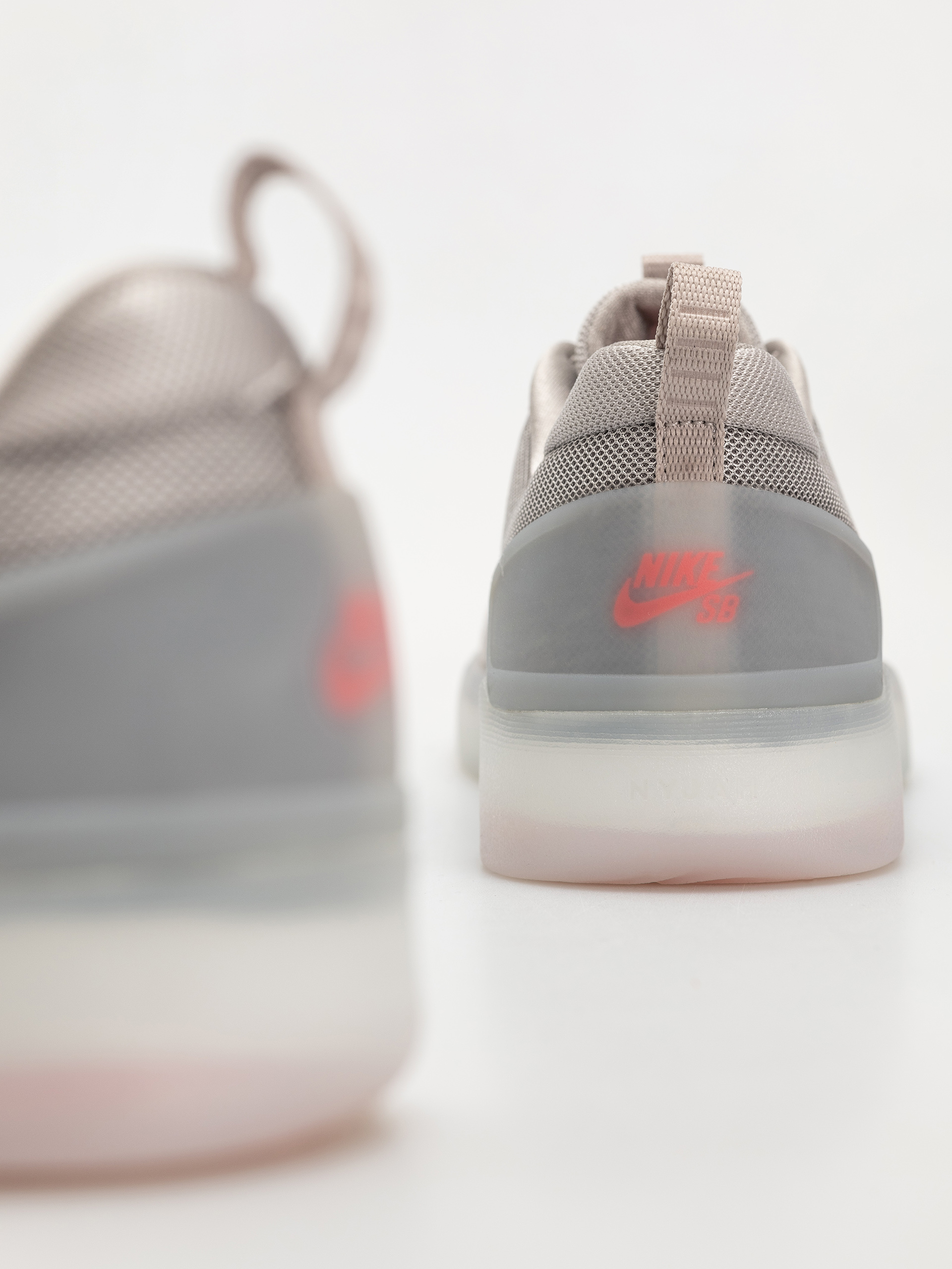 Обувки Nike SB Zoom Nyjah 4 (college grey/mink brown light silver)