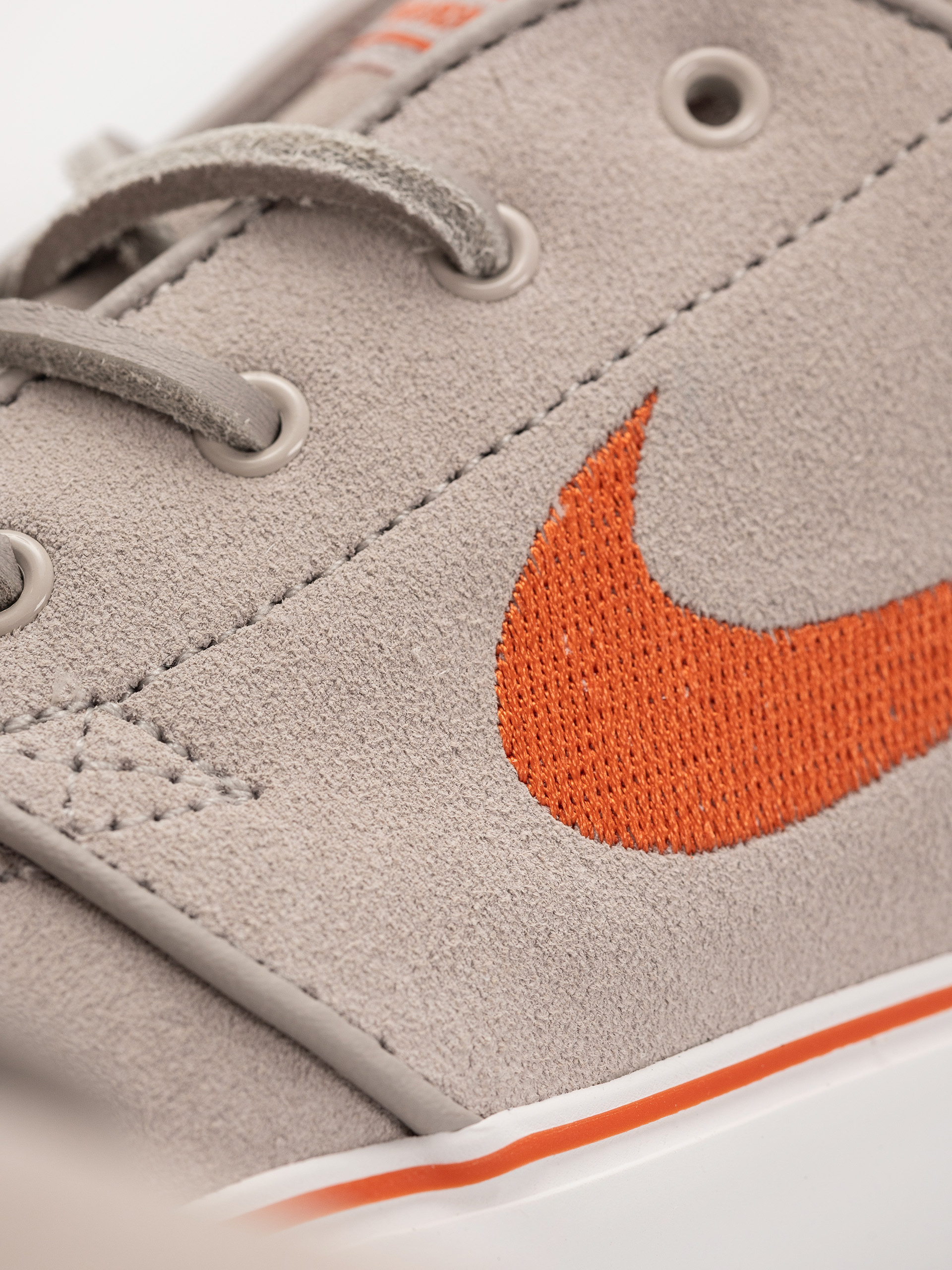 Обувки Nike SB Zoom Janoski OG+ (college grey/cosmic clay summit white)