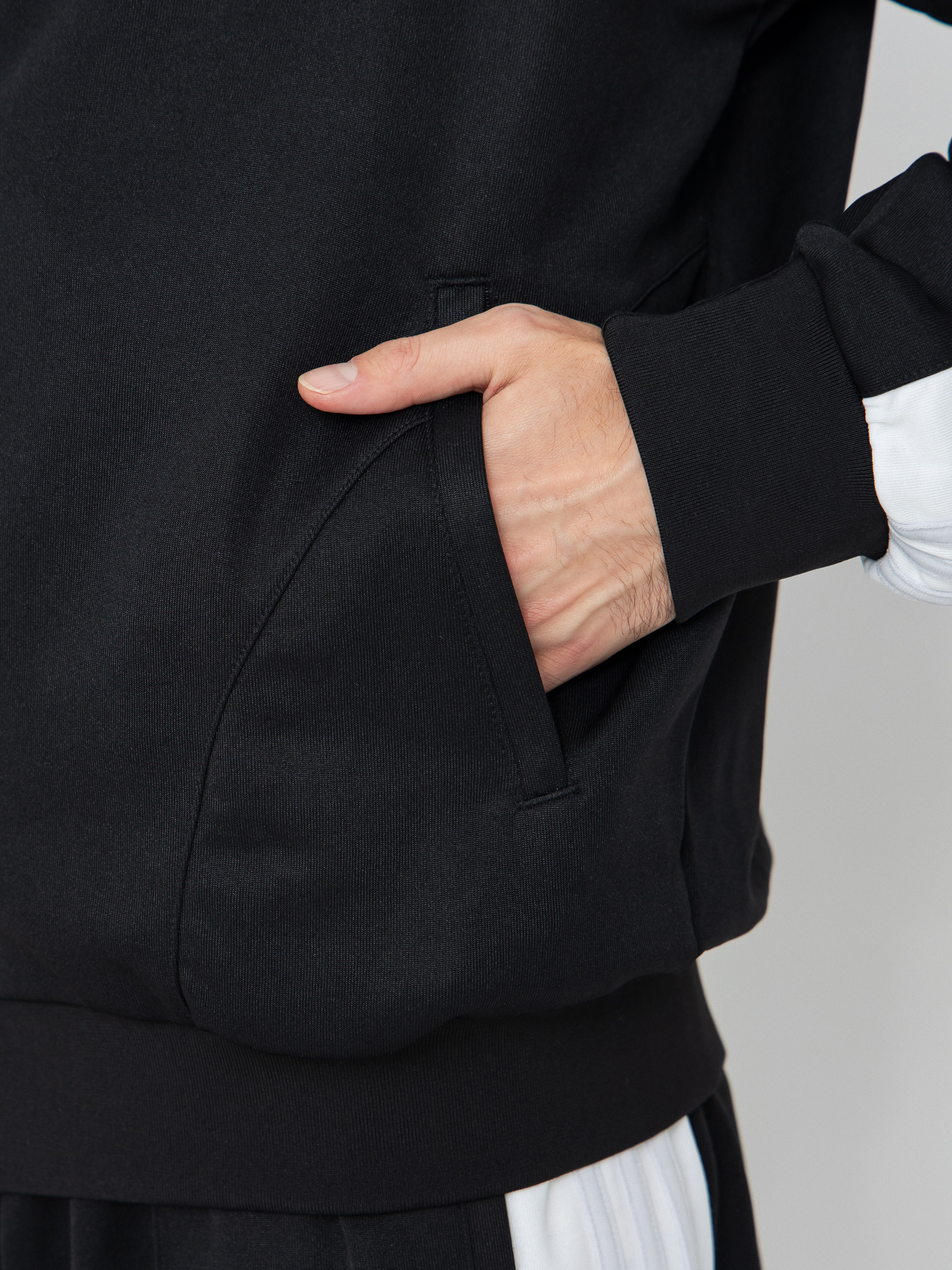 Яке adidas Tyshawn T (black/white/dshgry)