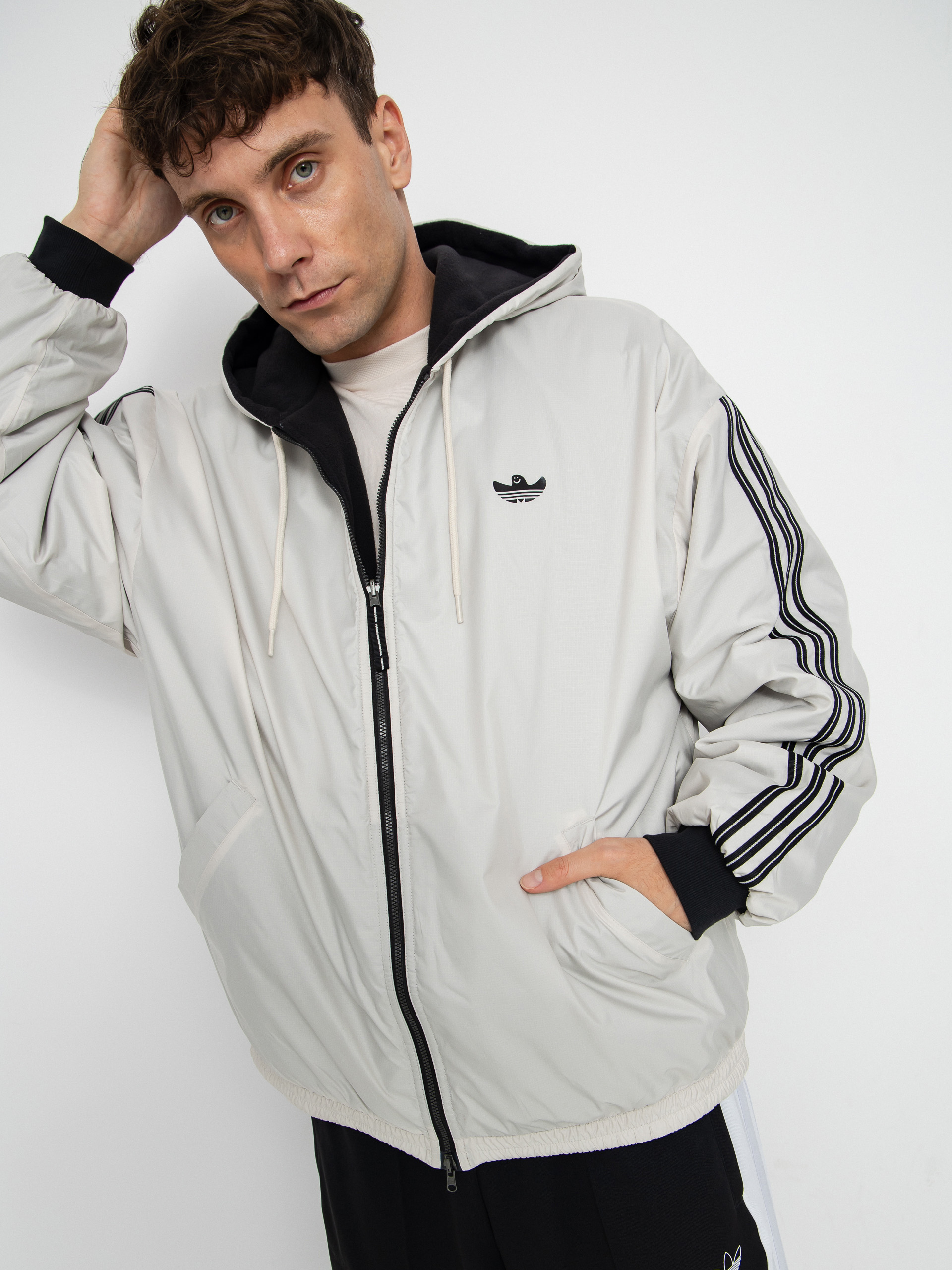 Яке adidas Shmoo Rev (alumin/black)