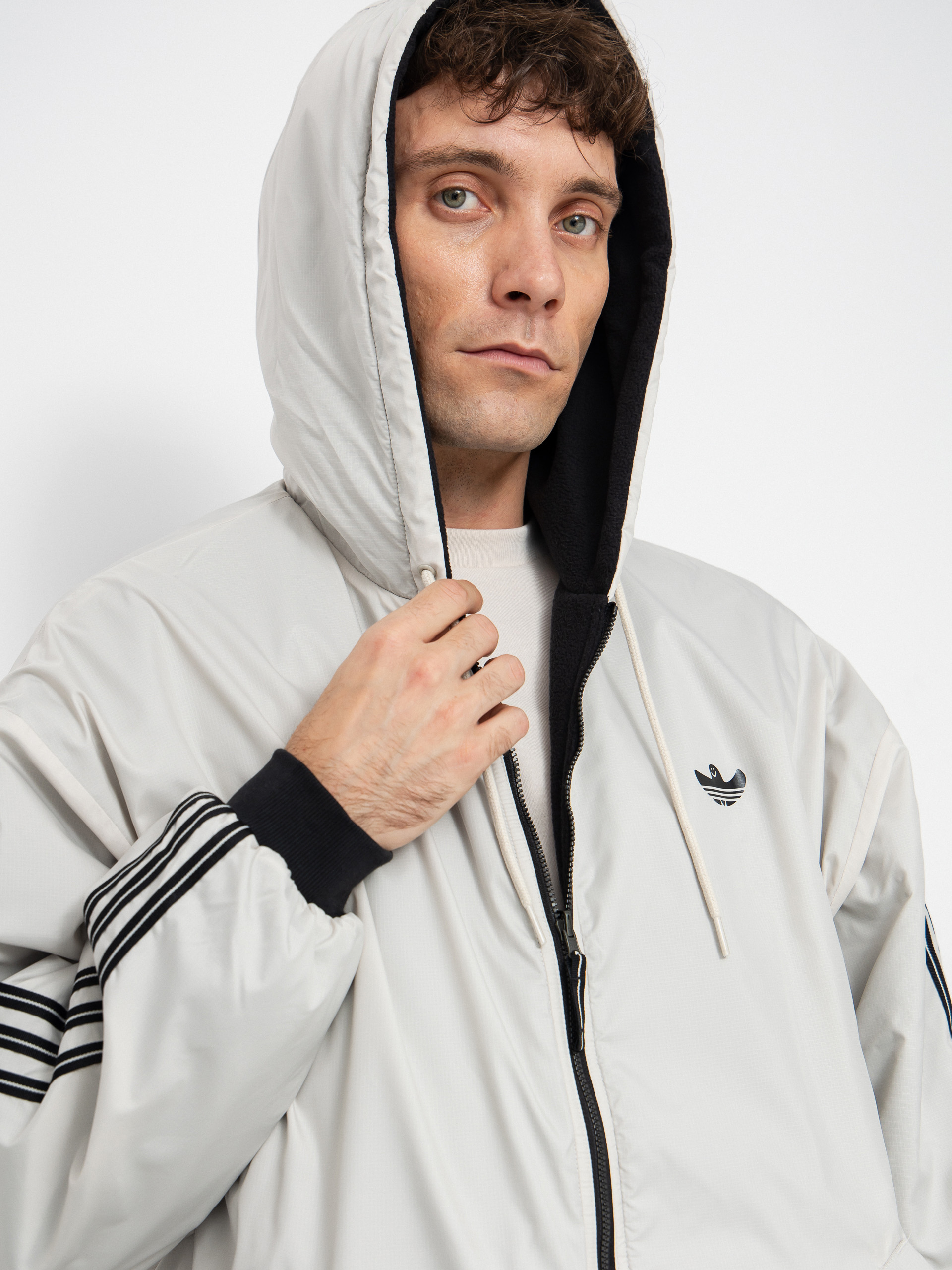 Яке adidas Shmoo Rev (alumin/black)
