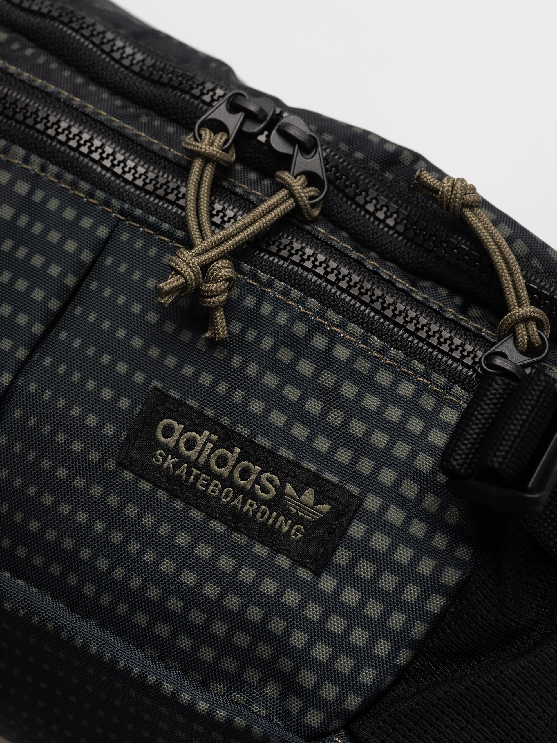 Чантичка за кръст adidas Skatep Cross Body (olistr/black)