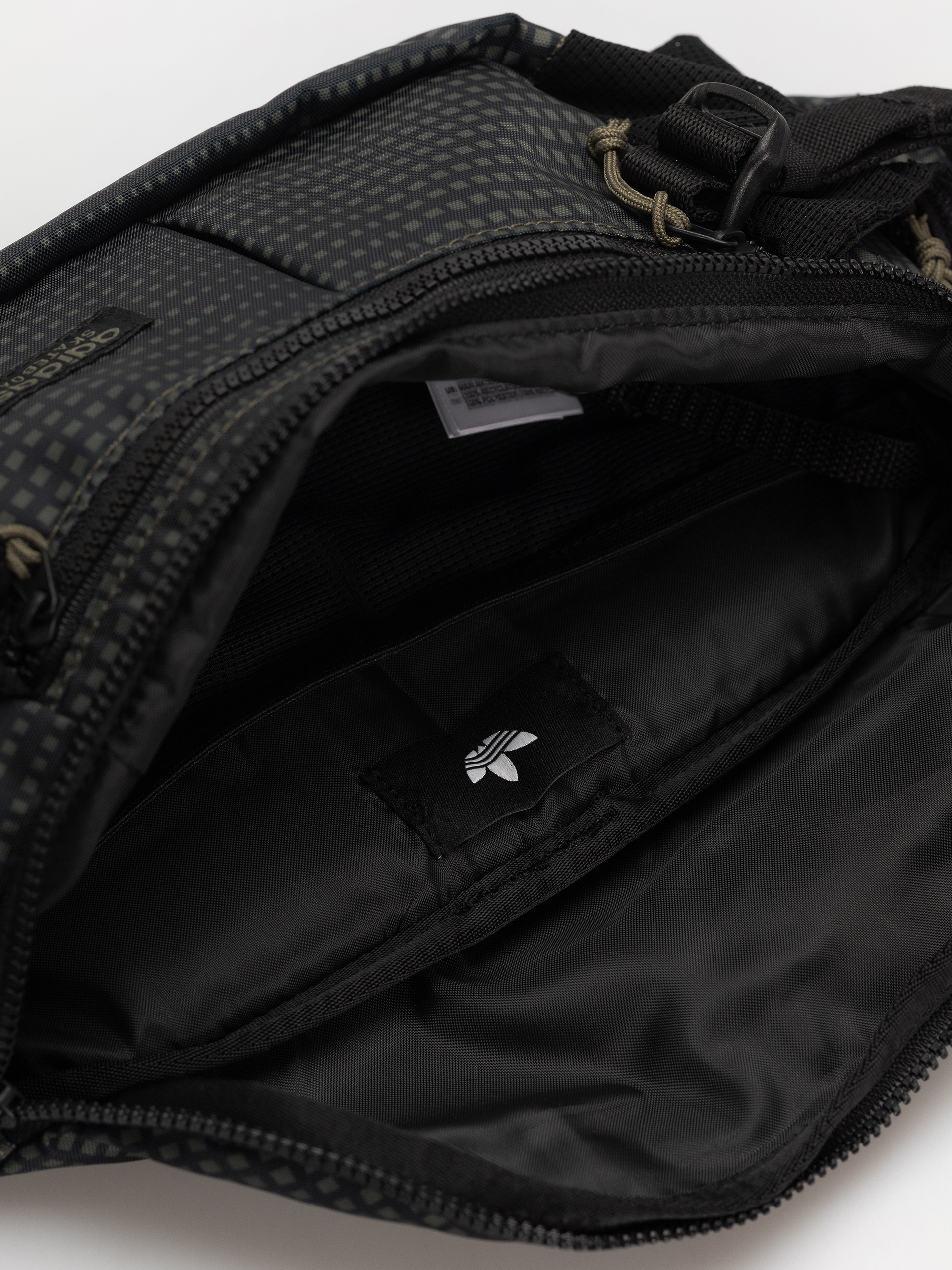 Чантичка за кръст adidas Skatep Cross Body (olistr/black)