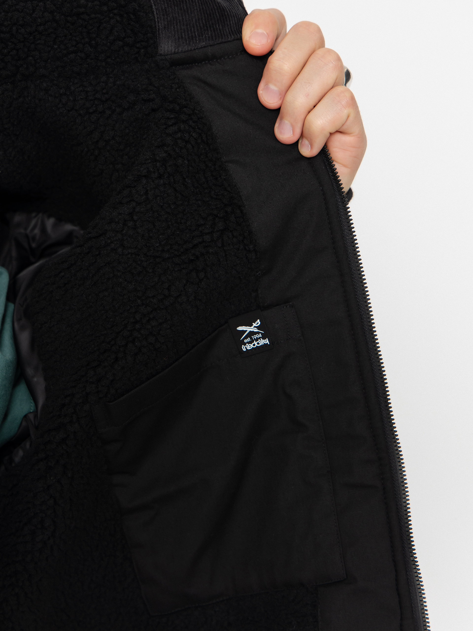 Яке Iriedaily Hafen (uni black)