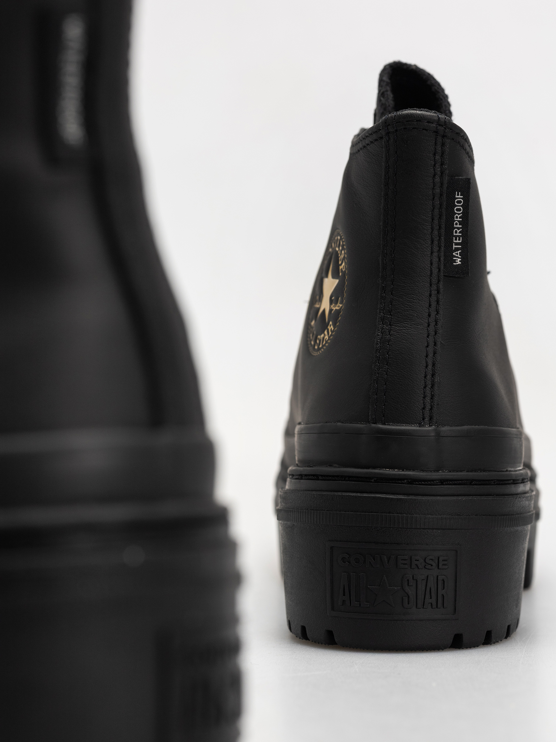 Обувки Converse Chuck Taylor All Star Lugged Heel Wmn (black/black/gold)