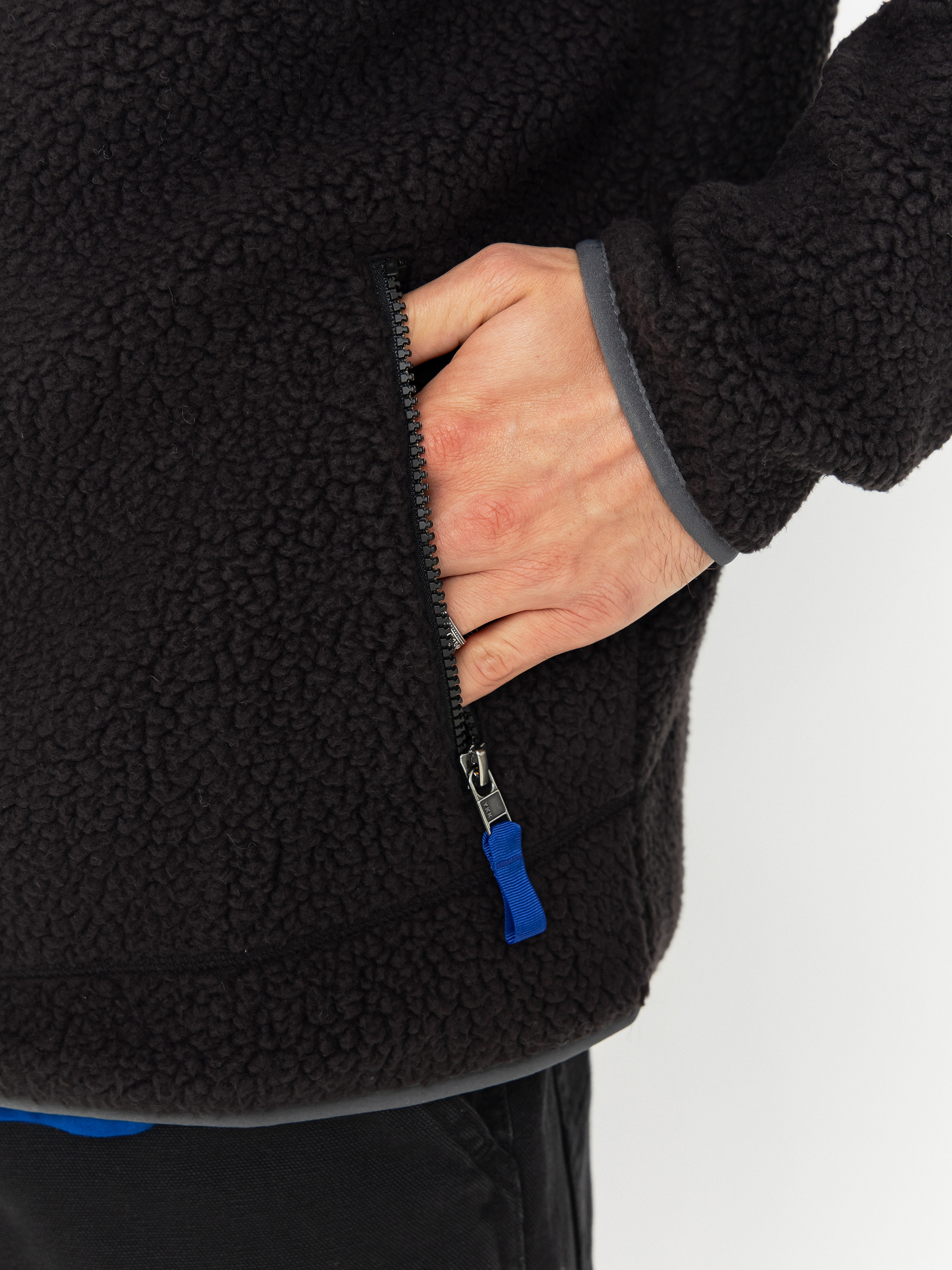Яке Patagonia Retro Pile (black w/forge grey)