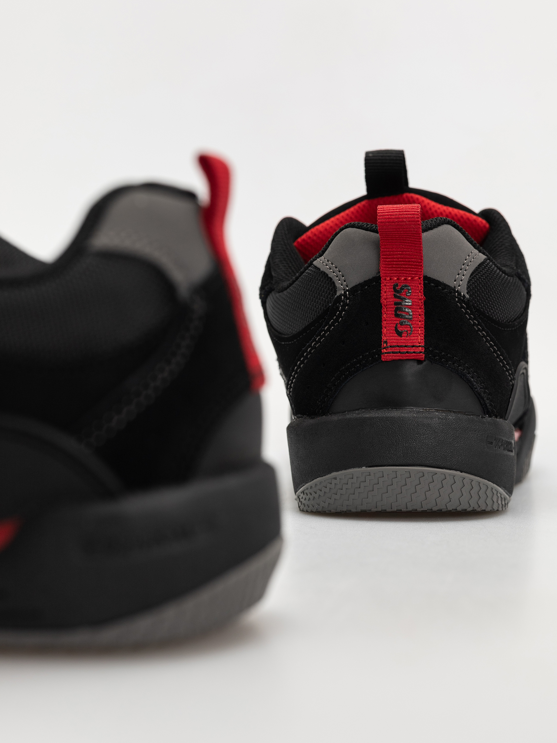 Обувки DVS Slot (blk/blk/red)