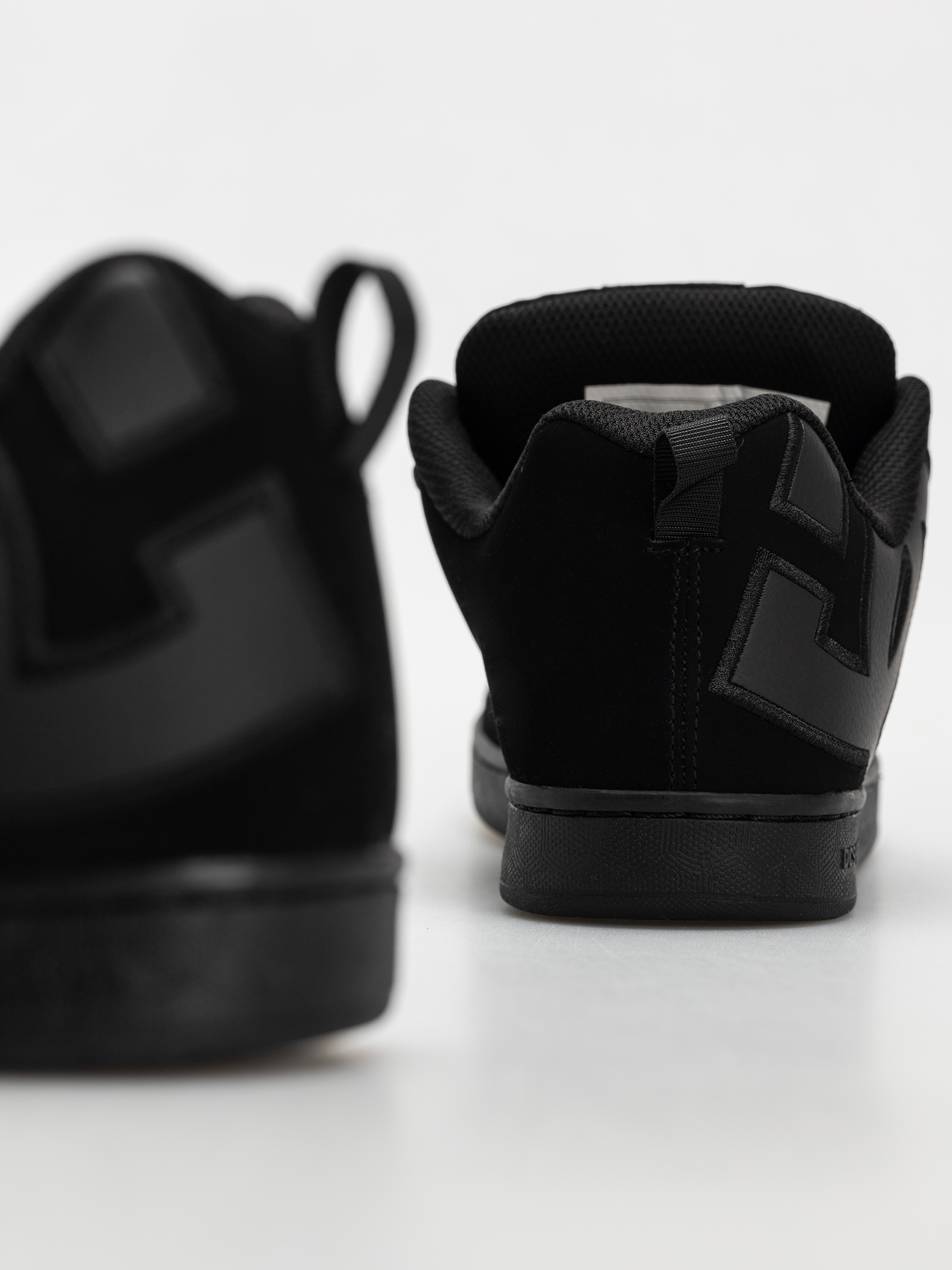 Обувки DC Court Graffik Wmn (black/black/black)