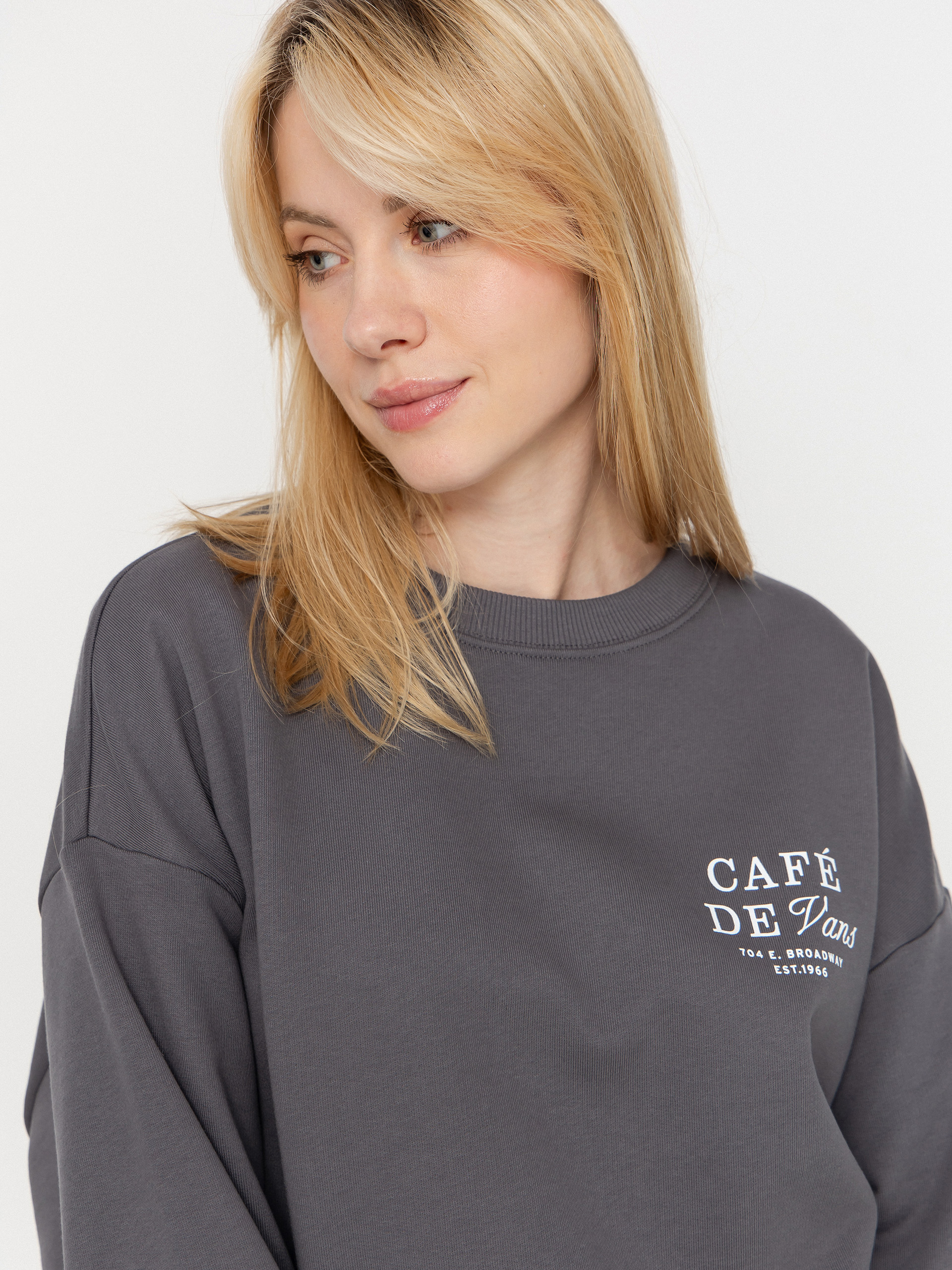 Суитшърт с качулка Vans Cafe Vans Os HD Wmn (mountain essentials asphalt)