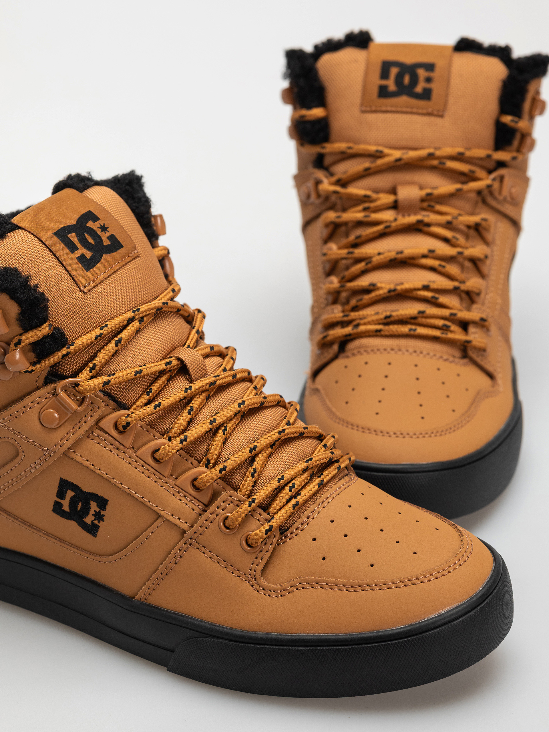 Обувки DC Pure High Top Wc Wnt (wheat)