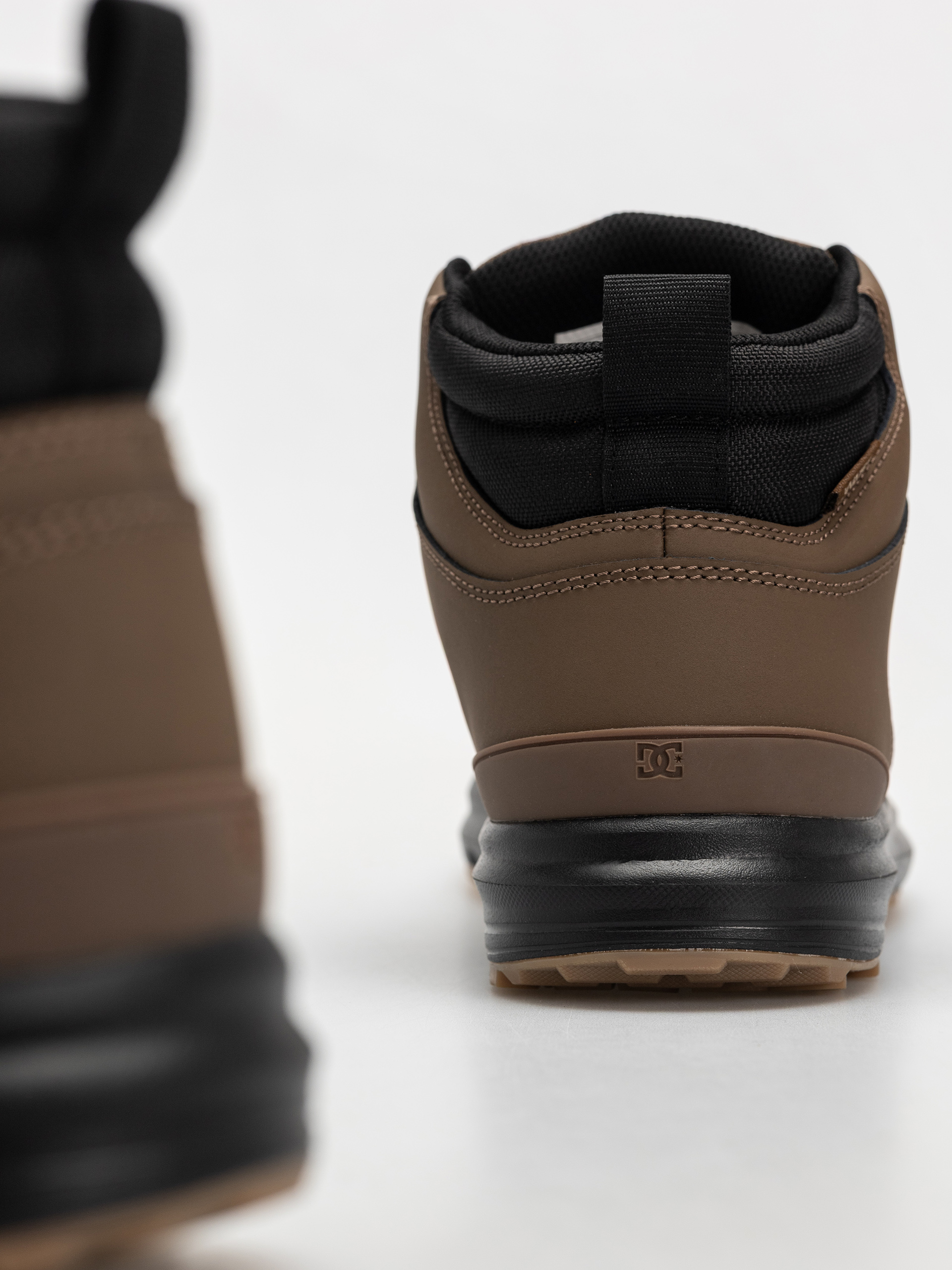 Обувки DC Mutiny Wr (brown/black)