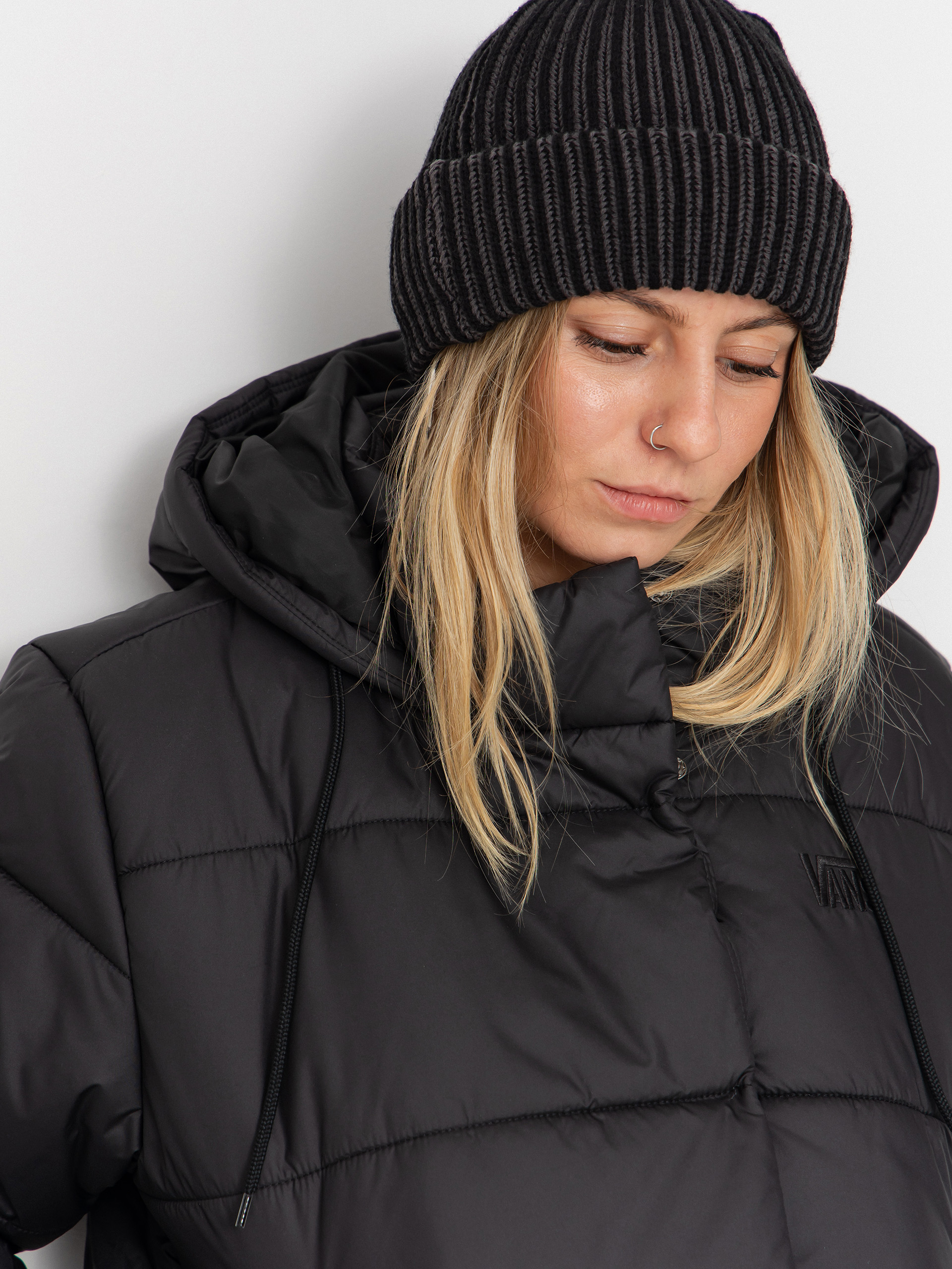 Яке Vans Hillgate Cropped Puffer Wmn (black)