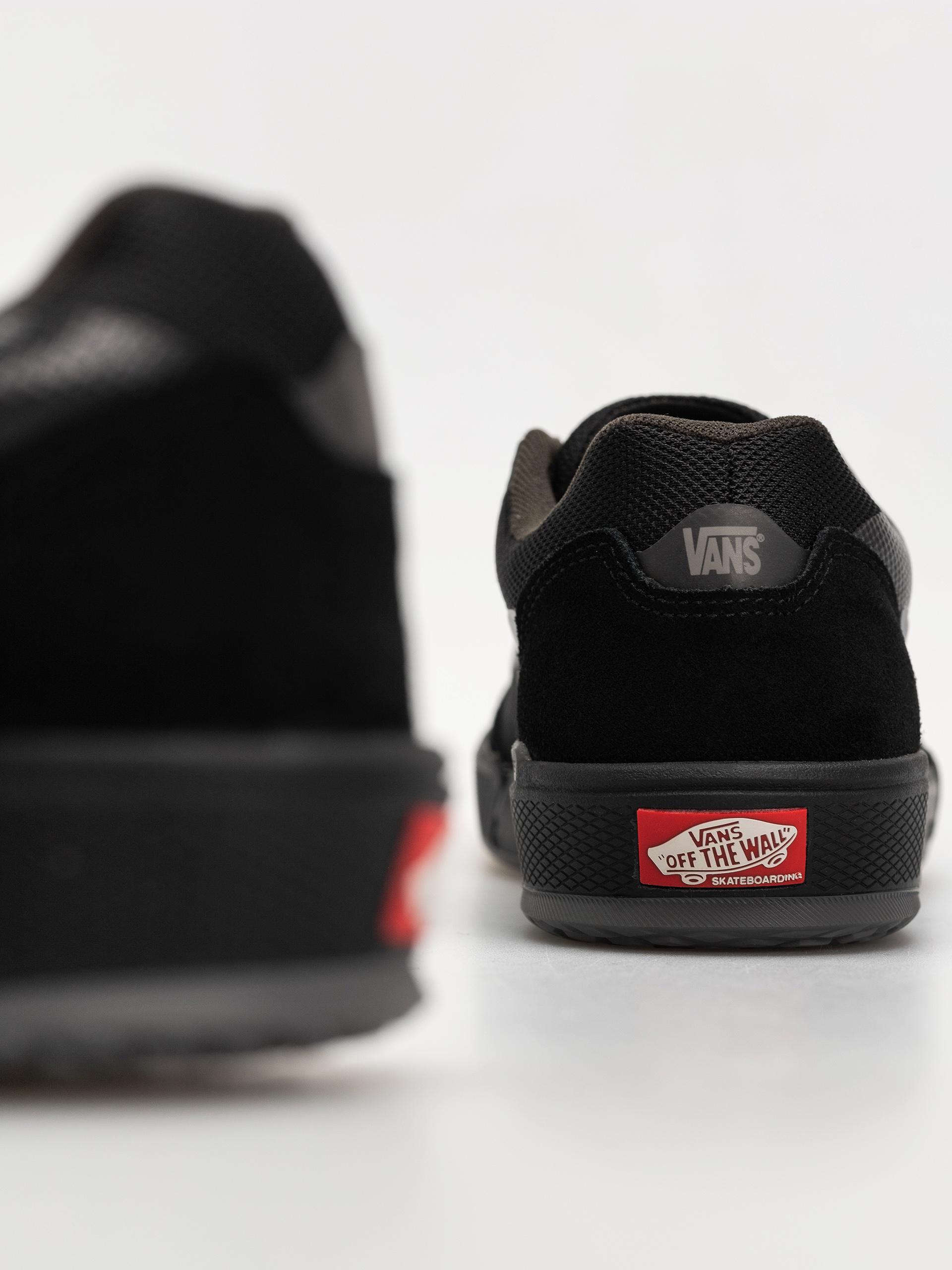 Обувки Vans Skate Ave 2.0 (black/metallic)