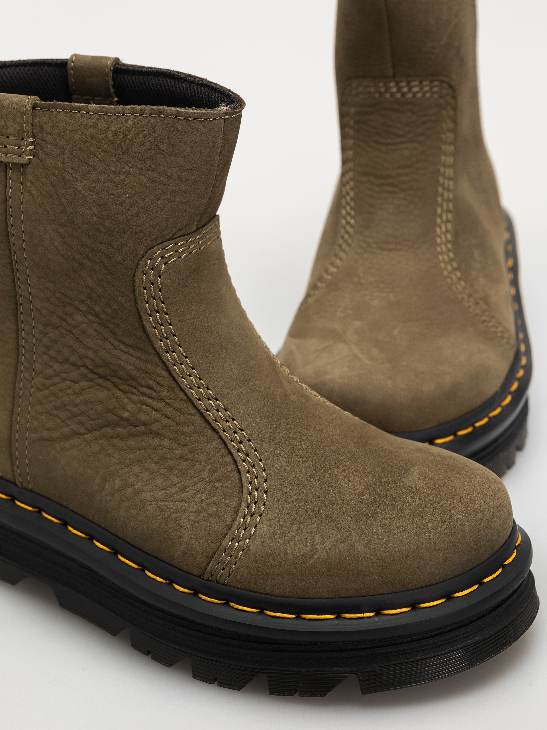 Обувки Dr. Martens ZebZag Rigger Rigger Wmn (dms olive milled nubuck wp)