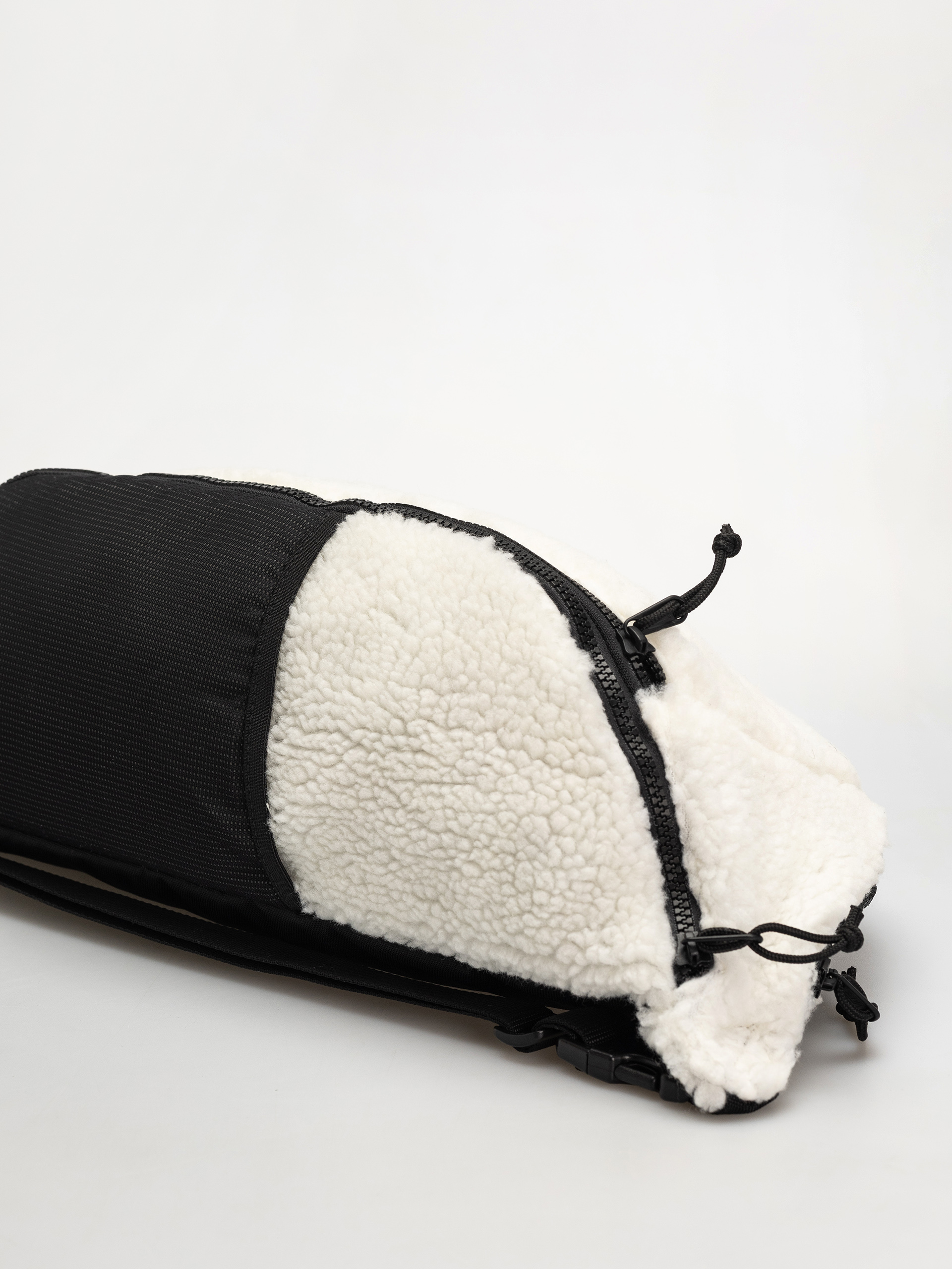 Чантичка за кръст Vans Detached Sling Bag (mountain essentials marshmallow)