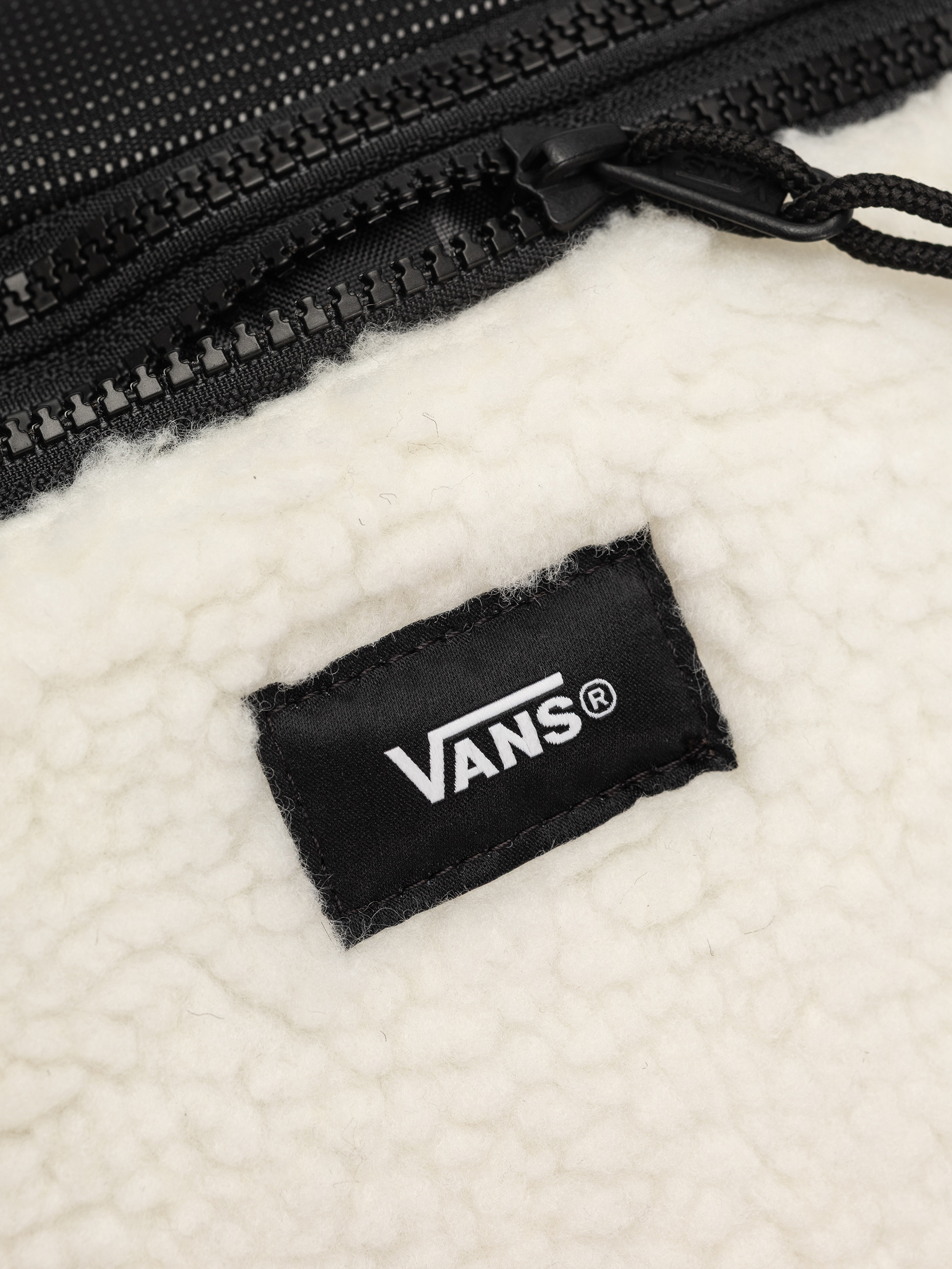 Чантичка за кръст Vans Detached Sling Bag (mountain essentials marshmallow)